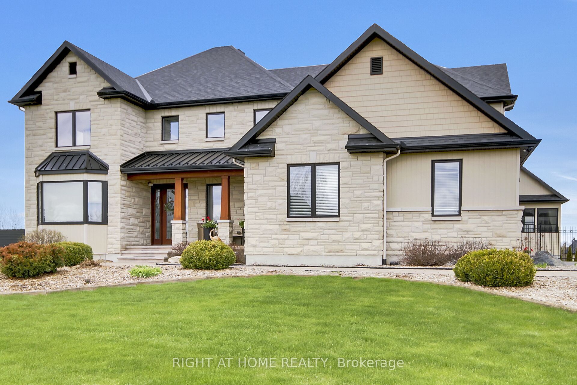 105 Ravenview Way Property Photo 3