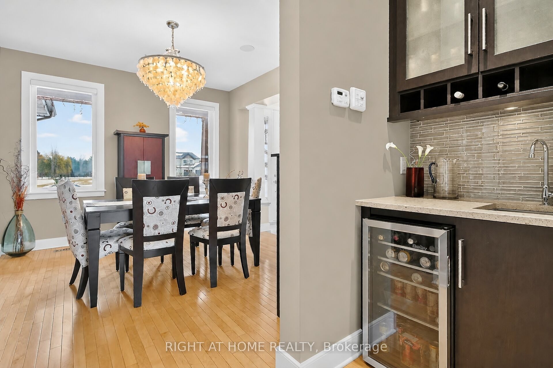 105 Ravenview Way Property Photo 6