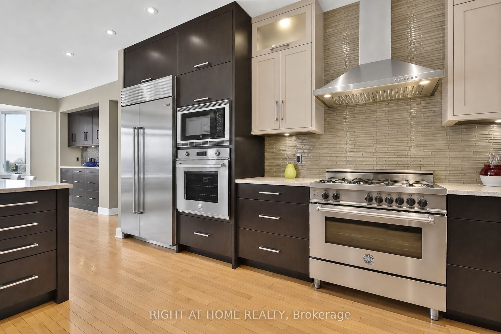 105 Ravenview Way Property Photo 8