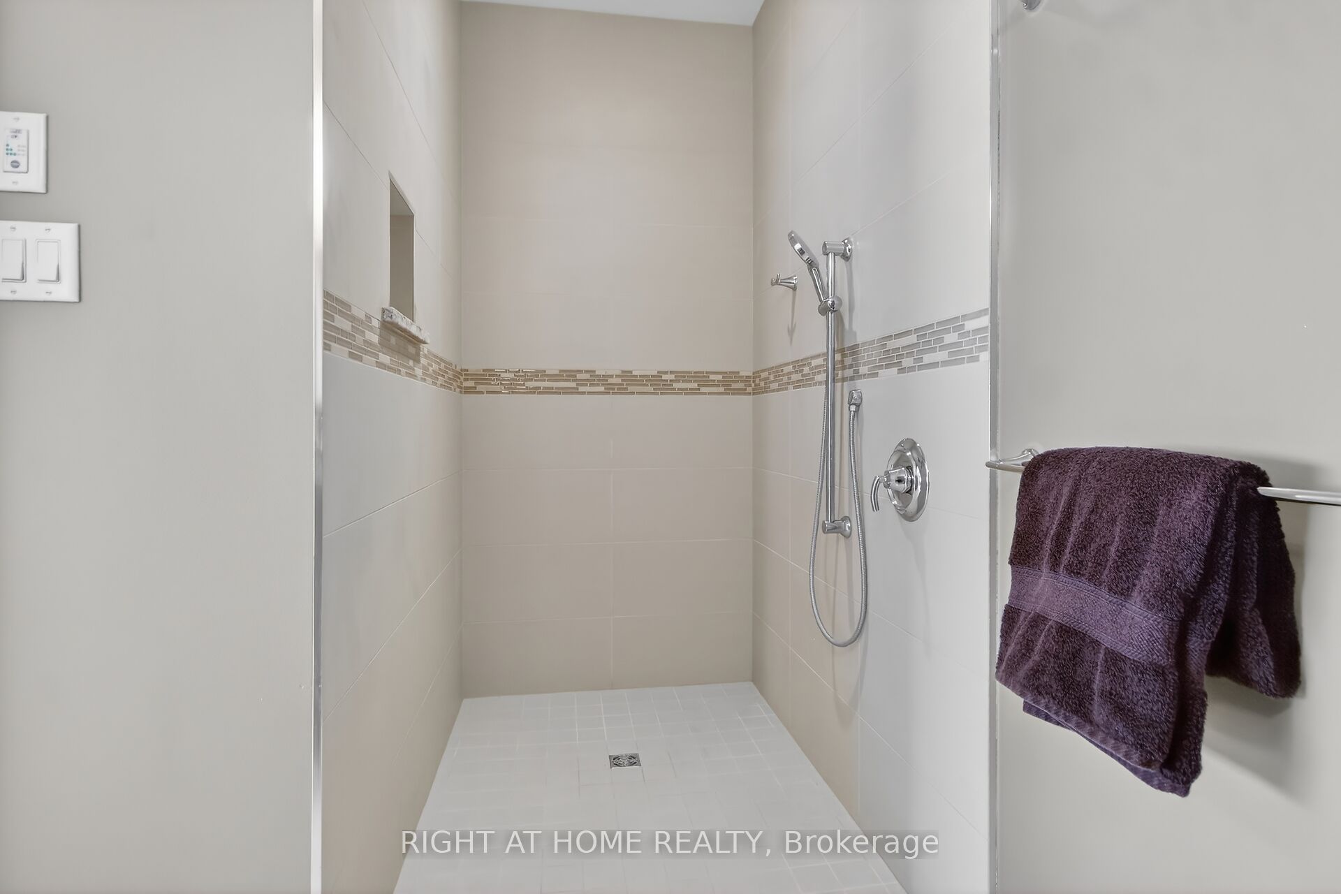 105 Ravenview Way Property Photo 21