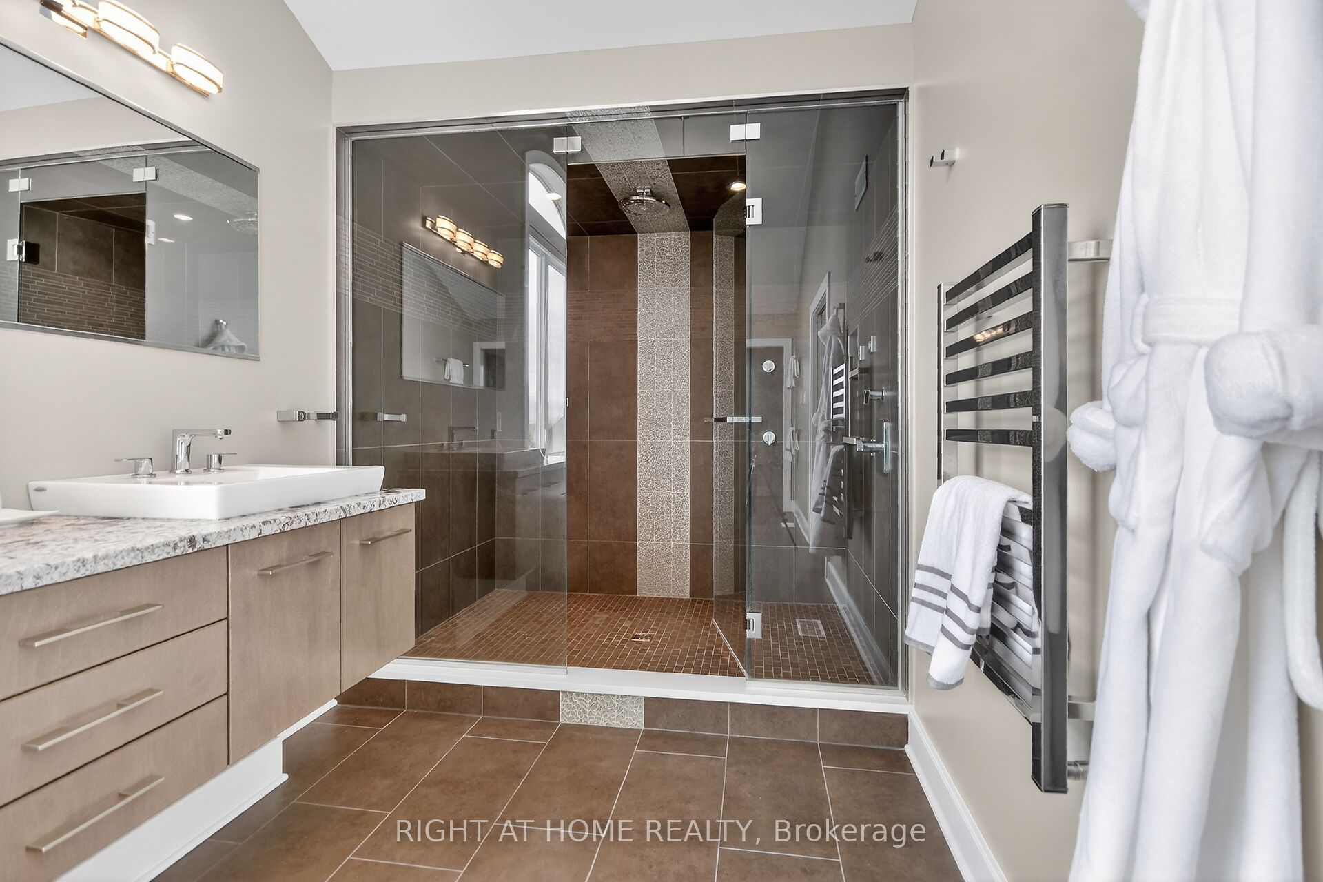 105 Ravenview Way Property Photo 28