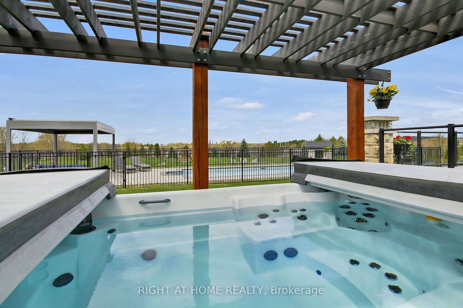 105 Ravenview Way Property Photo 44