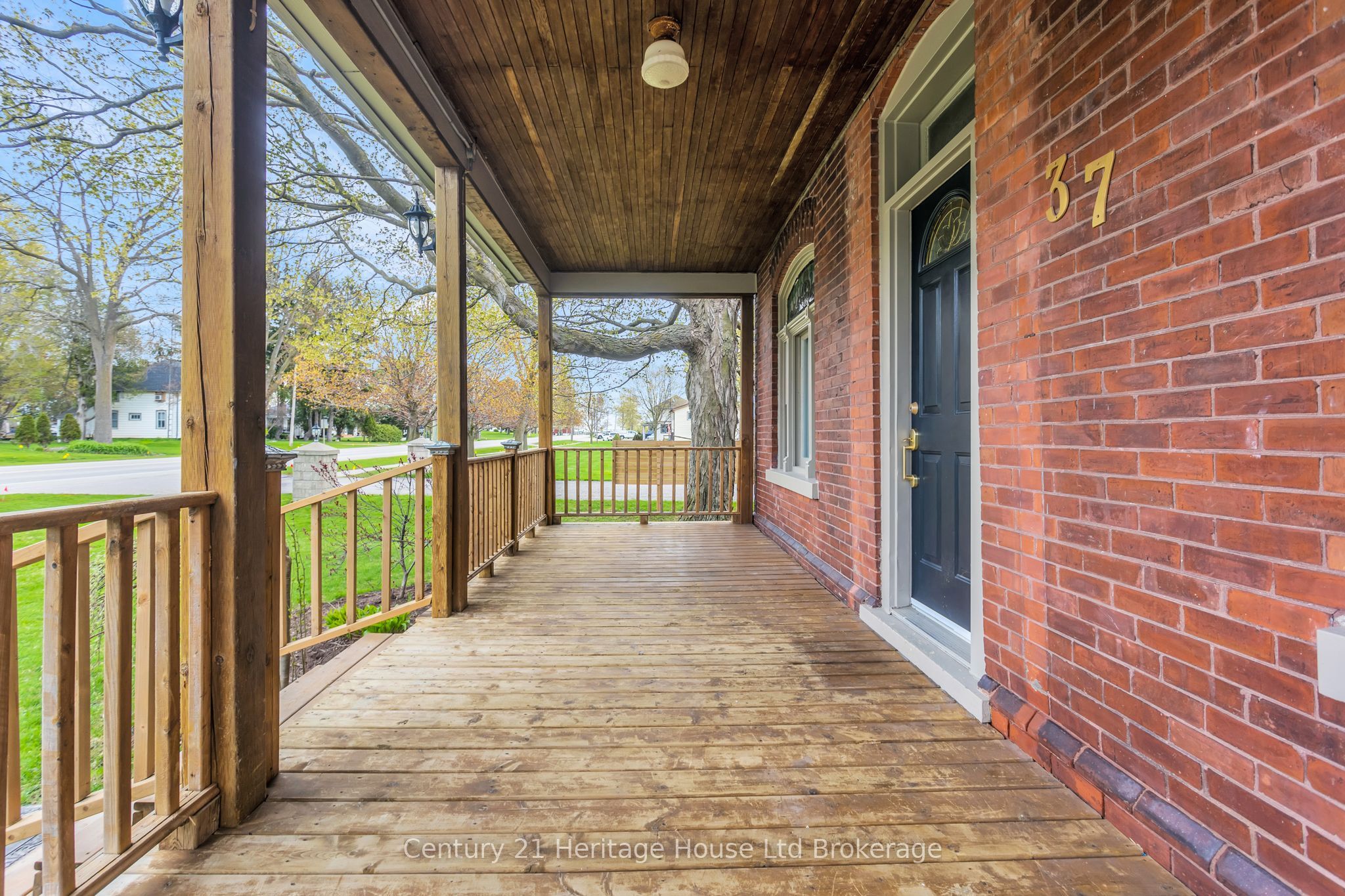 37 Church Street E Property Photo 2