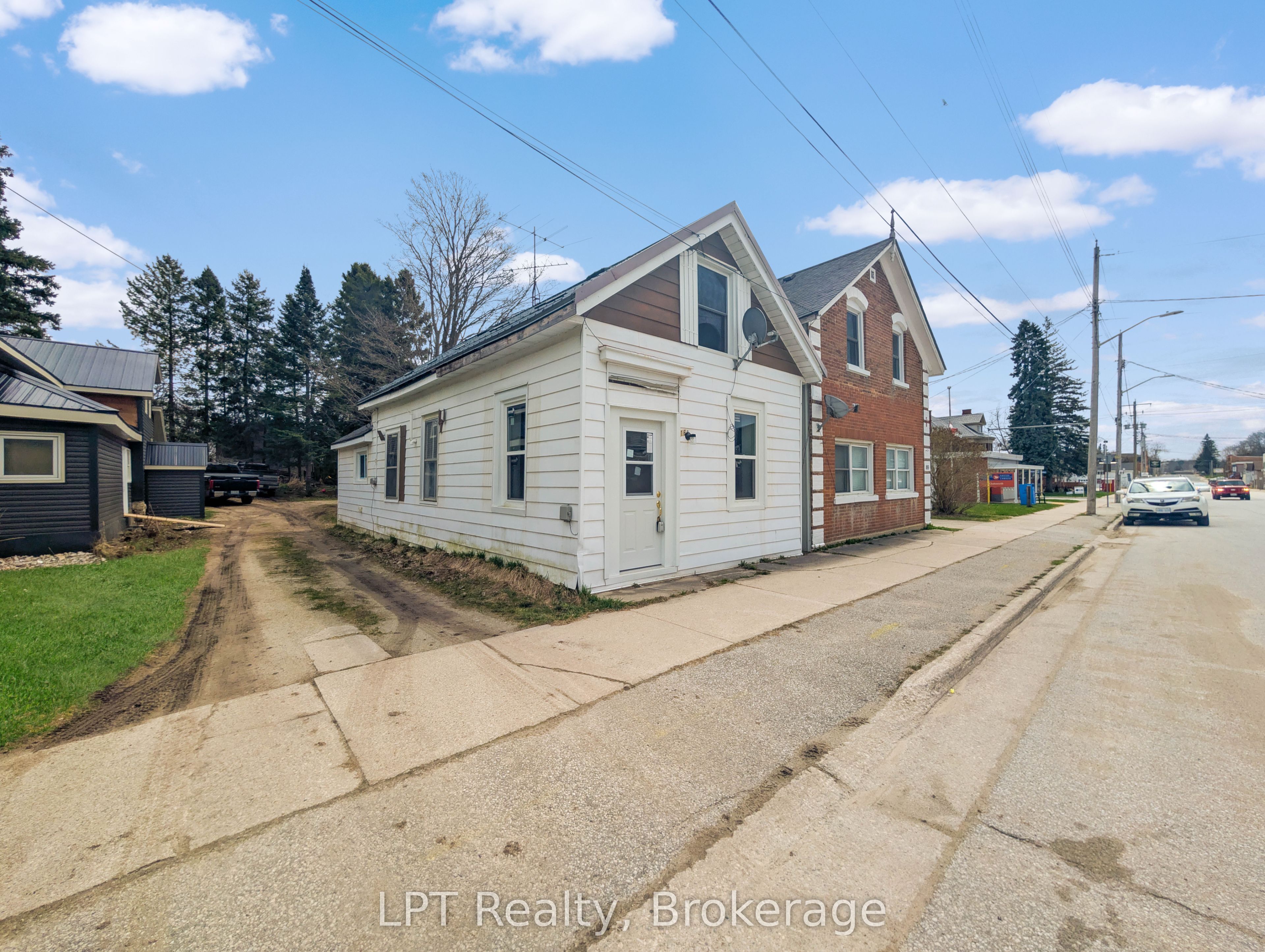 163 Garafraxa Street Property Photo 4