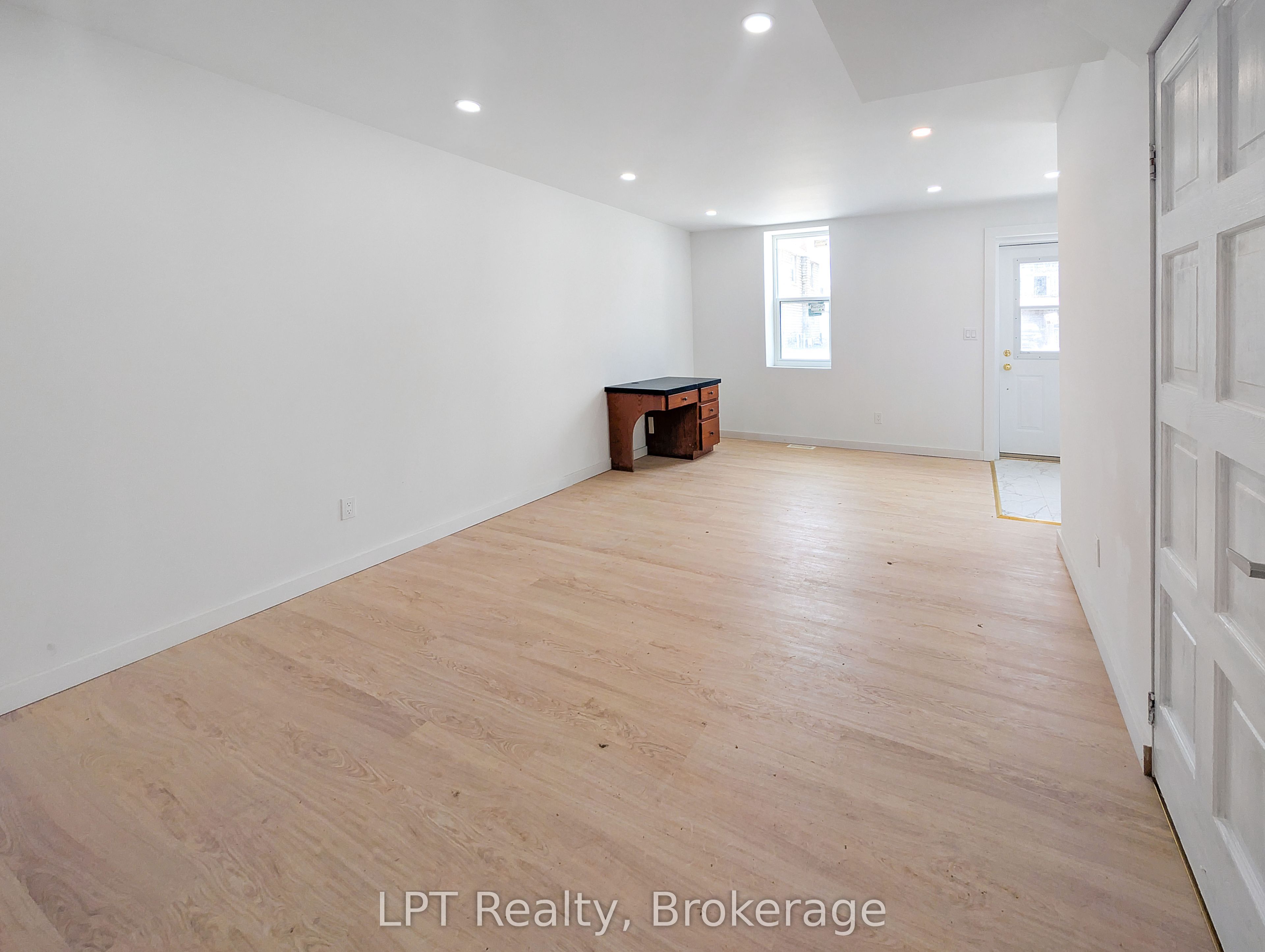 163 Garafraxa Street Property Photo 5