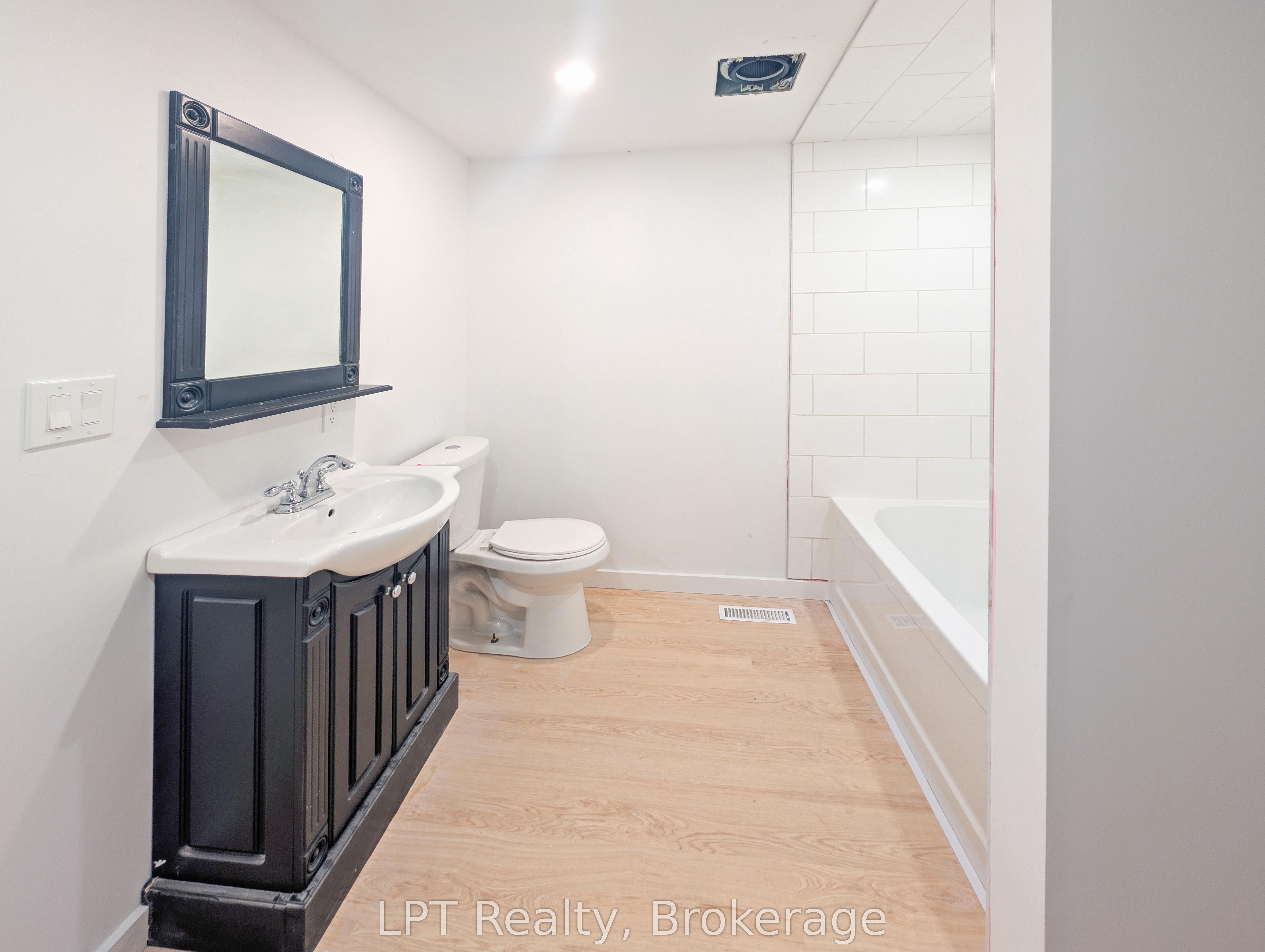 163 Garafraxa Street Property Photo 16