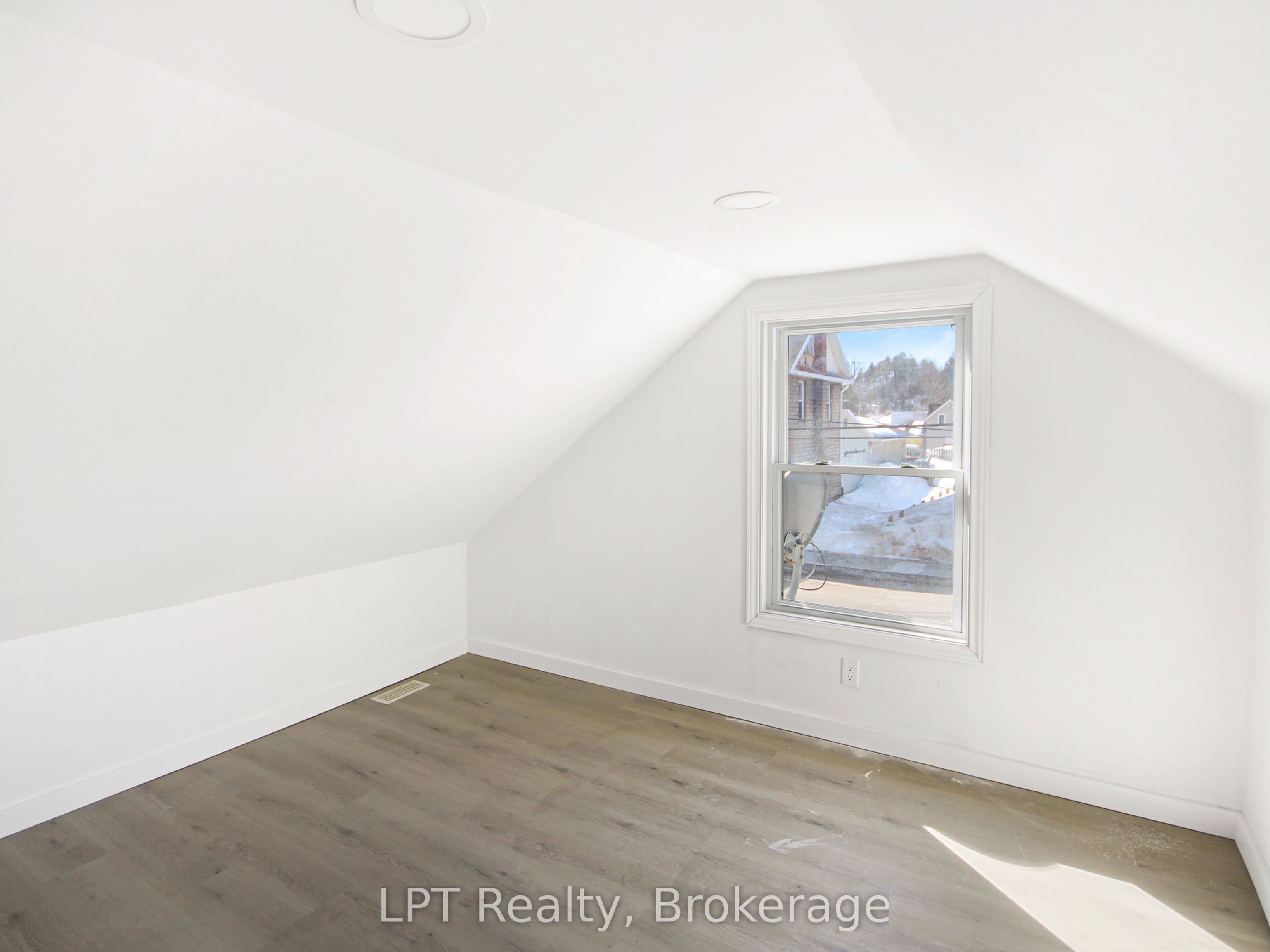 163 Garafraxa Street Property Photo 24