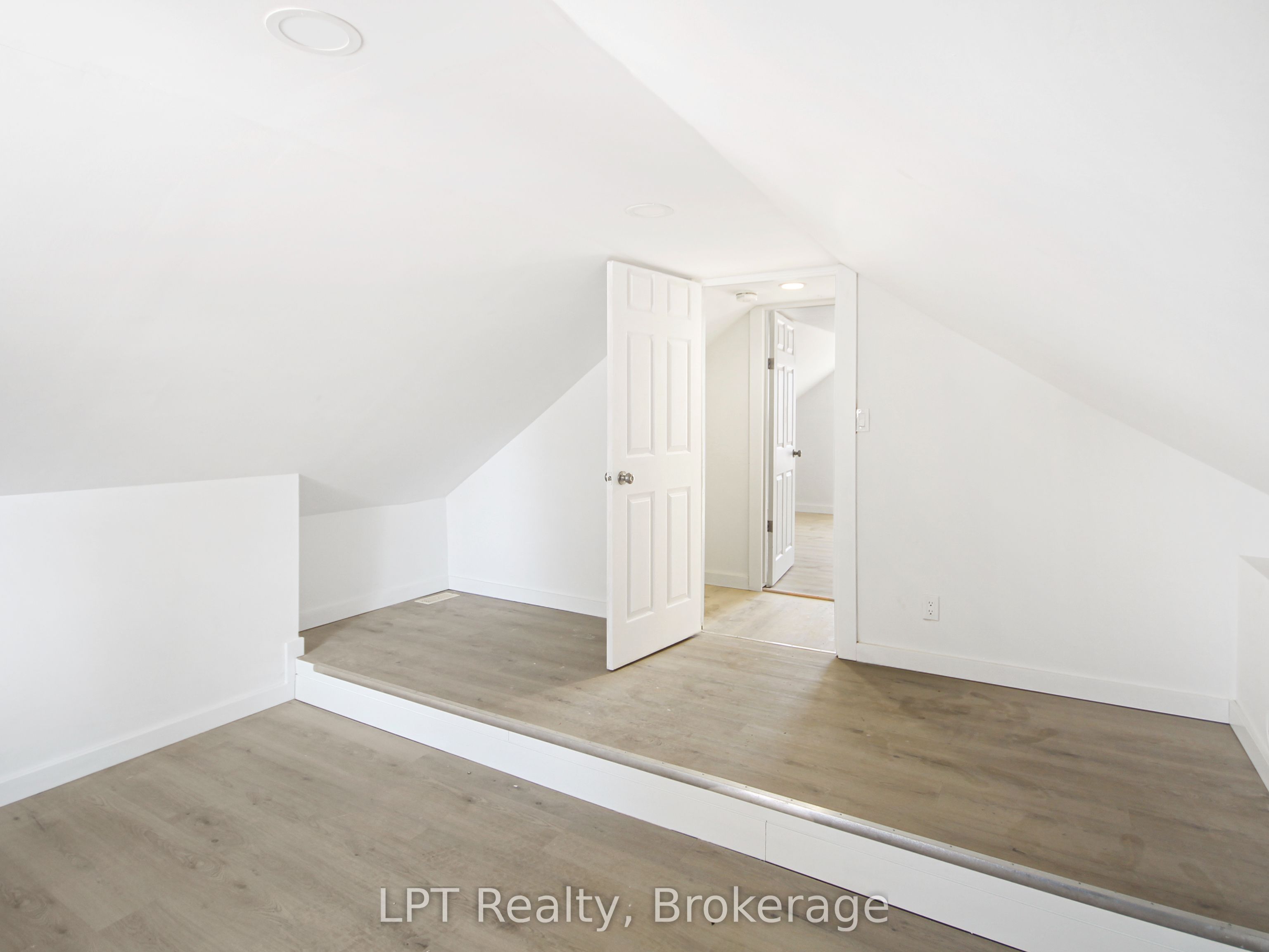163 Garafraxa Street Property Photo 27
