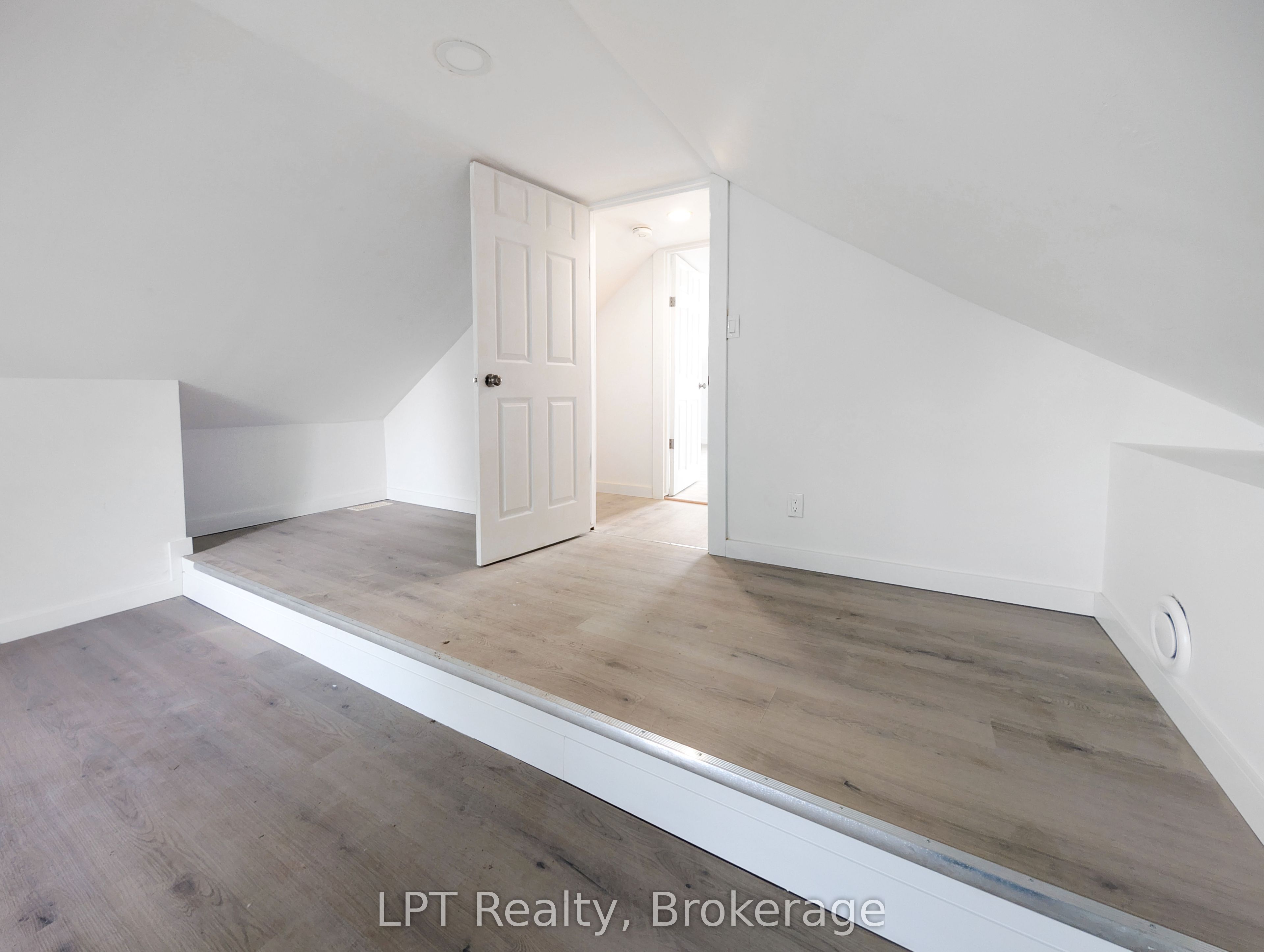 163 Garafraxa Street Property Photo 30