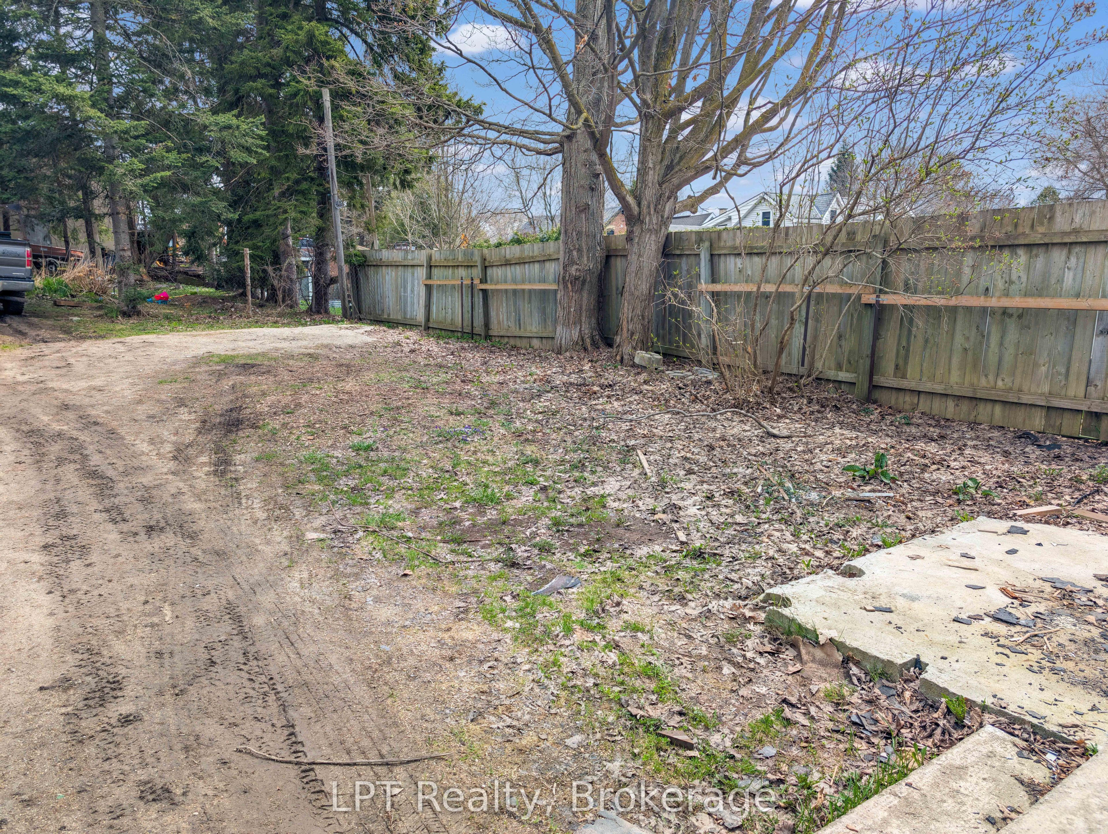 163 Garafraxa Street Property Photo 35
