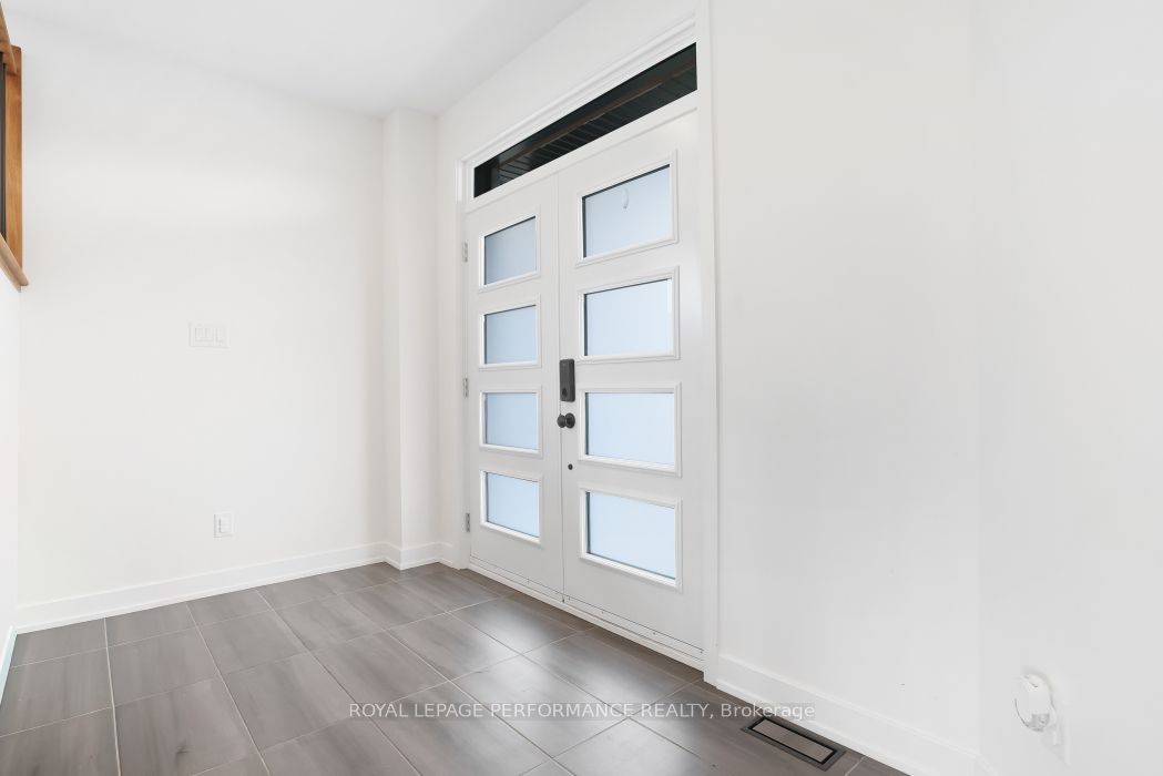 541 Barrage Street Property Photo 4
