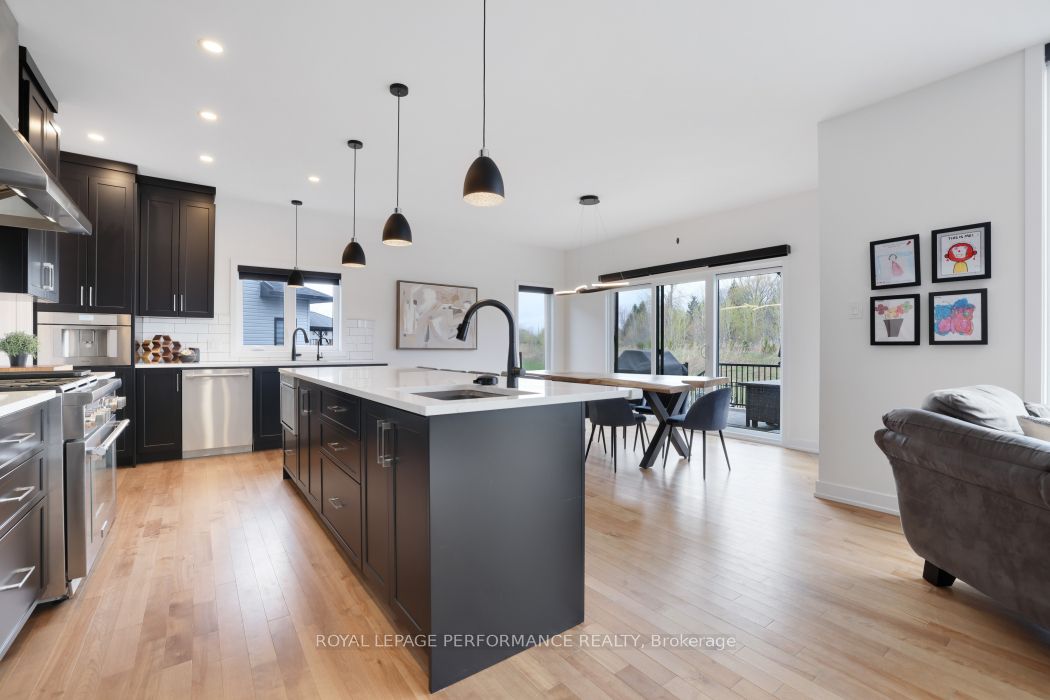 541 Barrage Street Property Photo 6