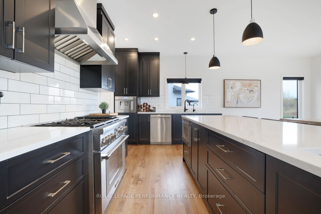 541 Barrage Street Property Photo 8