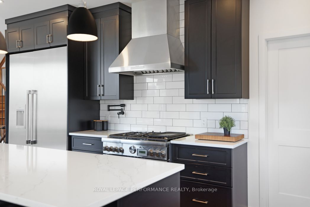 541 Barrage Street Property Photo 11