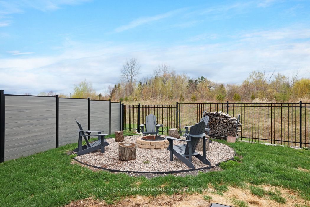 541 Barrage Street Property Photo 39