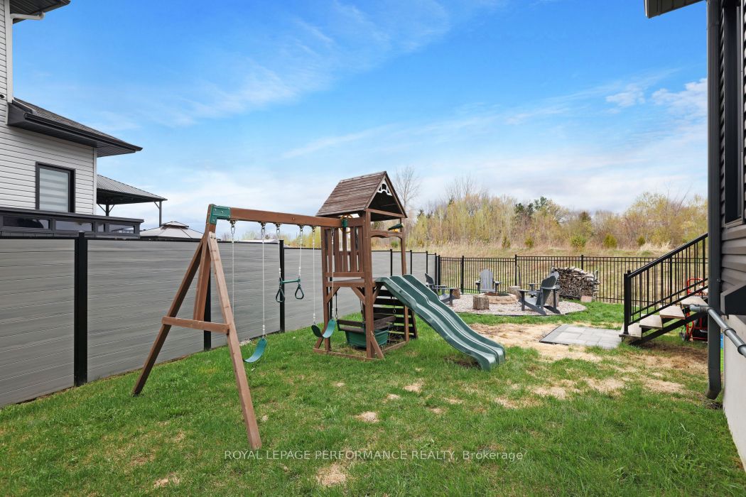 541 Barrage Street Property Photo 40