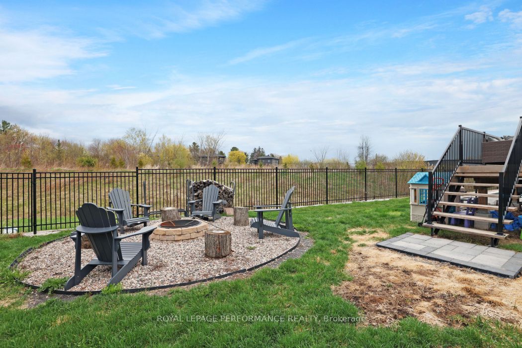 541 Barrage Street Property Photo 41