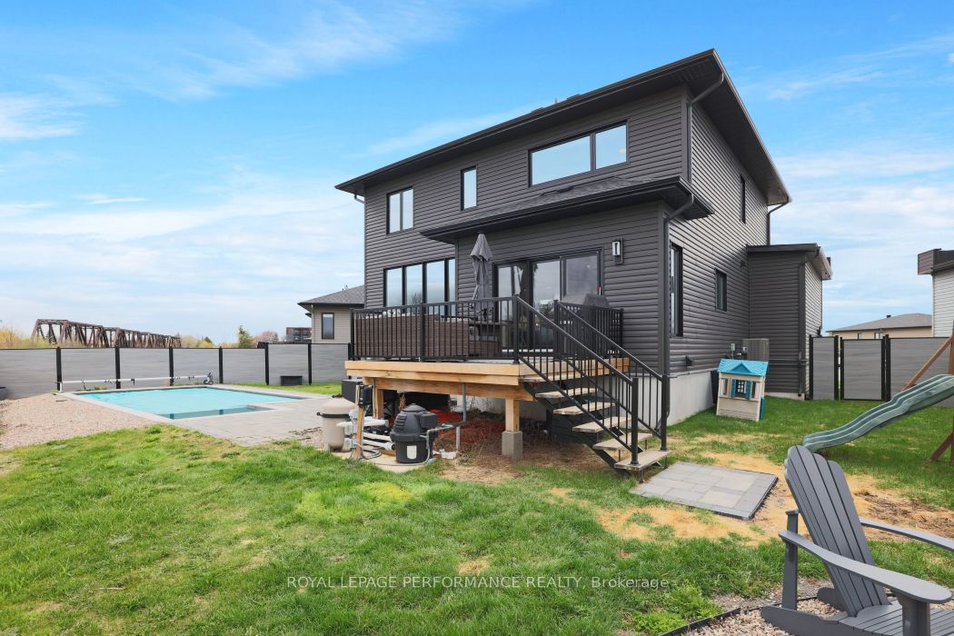 541 Barrage Street Property Photo 48