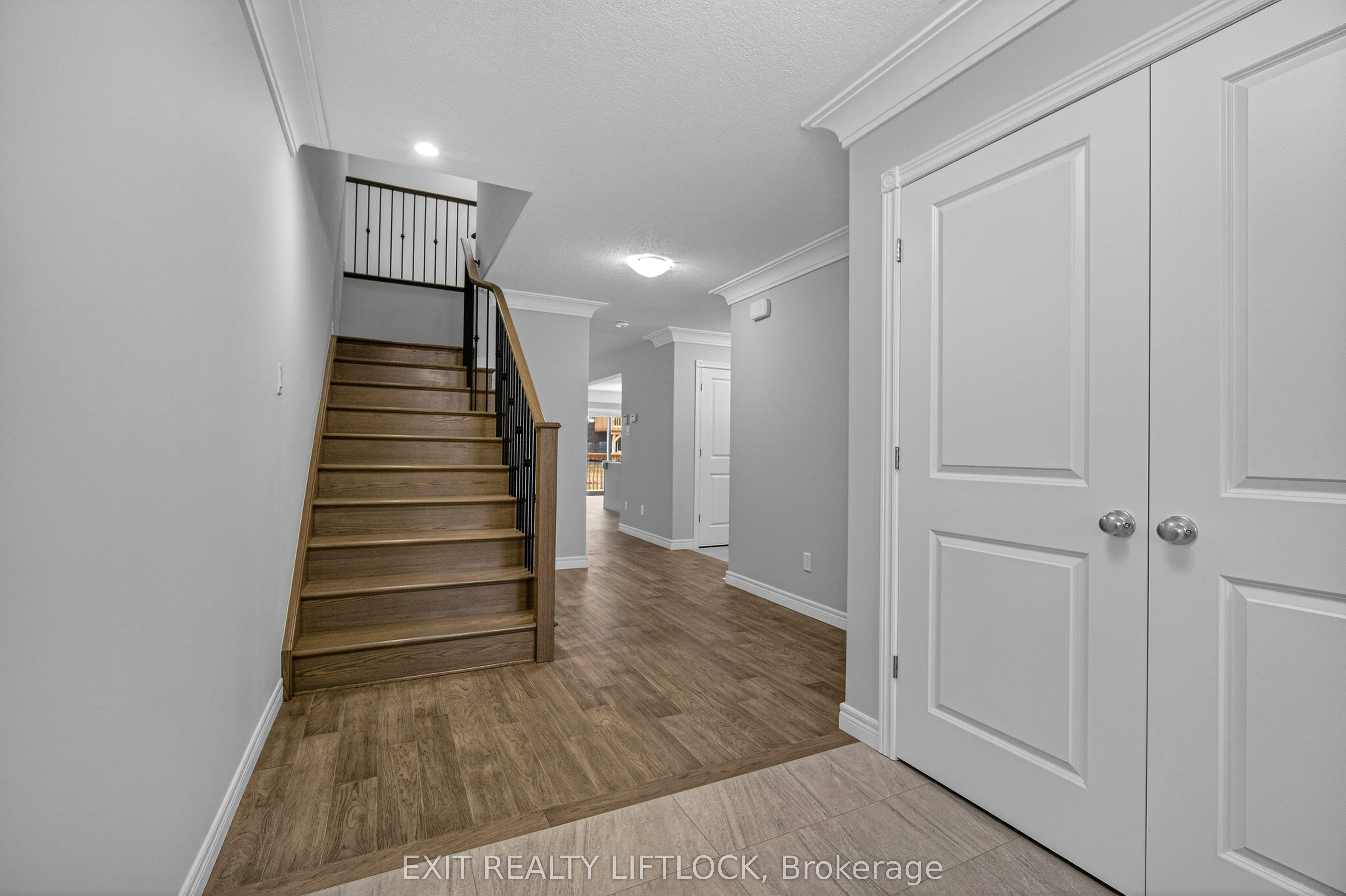 220 O'neil Street Property Photo 5