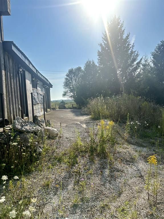 1137 6 Highway Property Photo 9