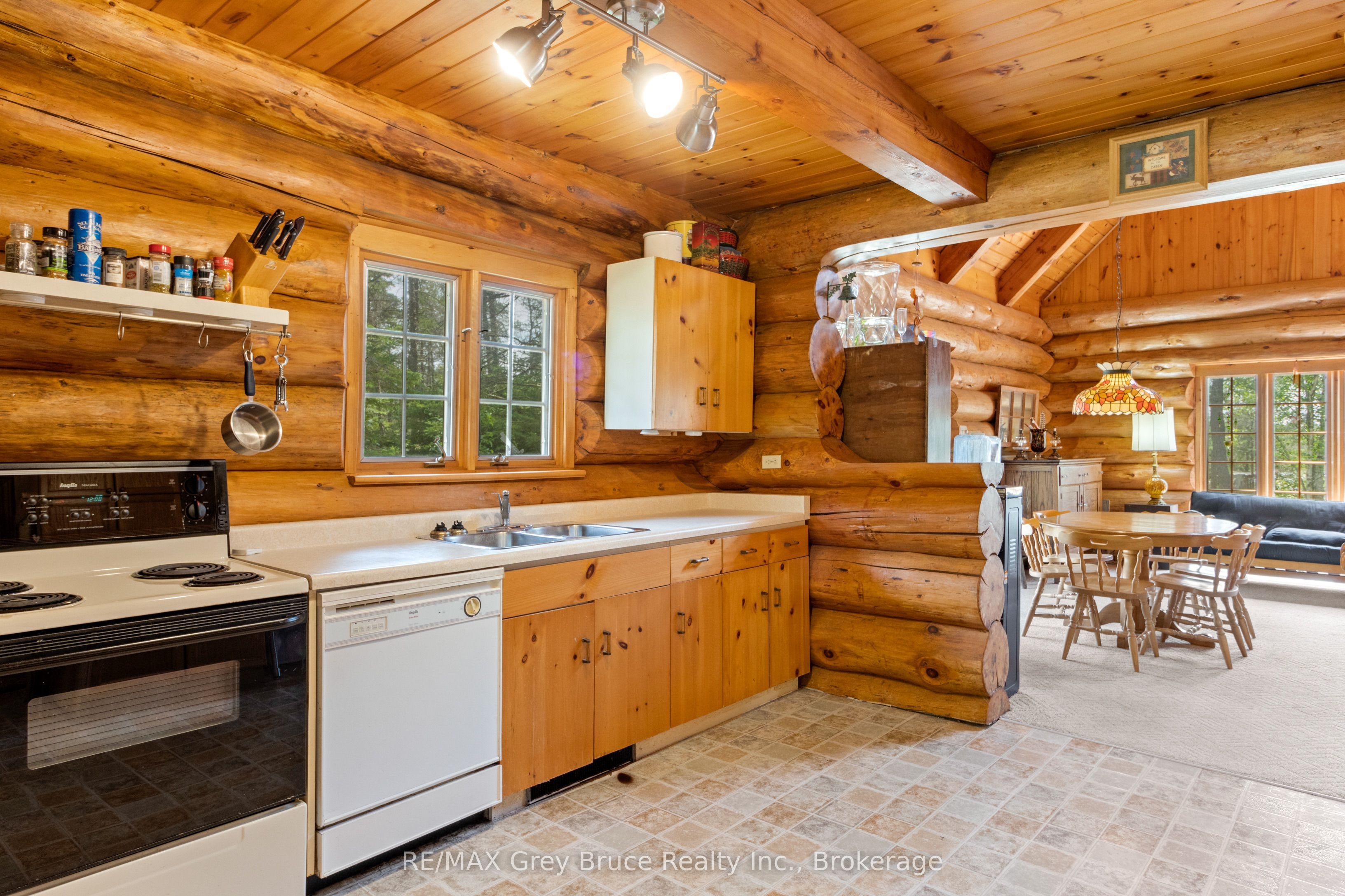 12 Scugog Lane Property Photo 9