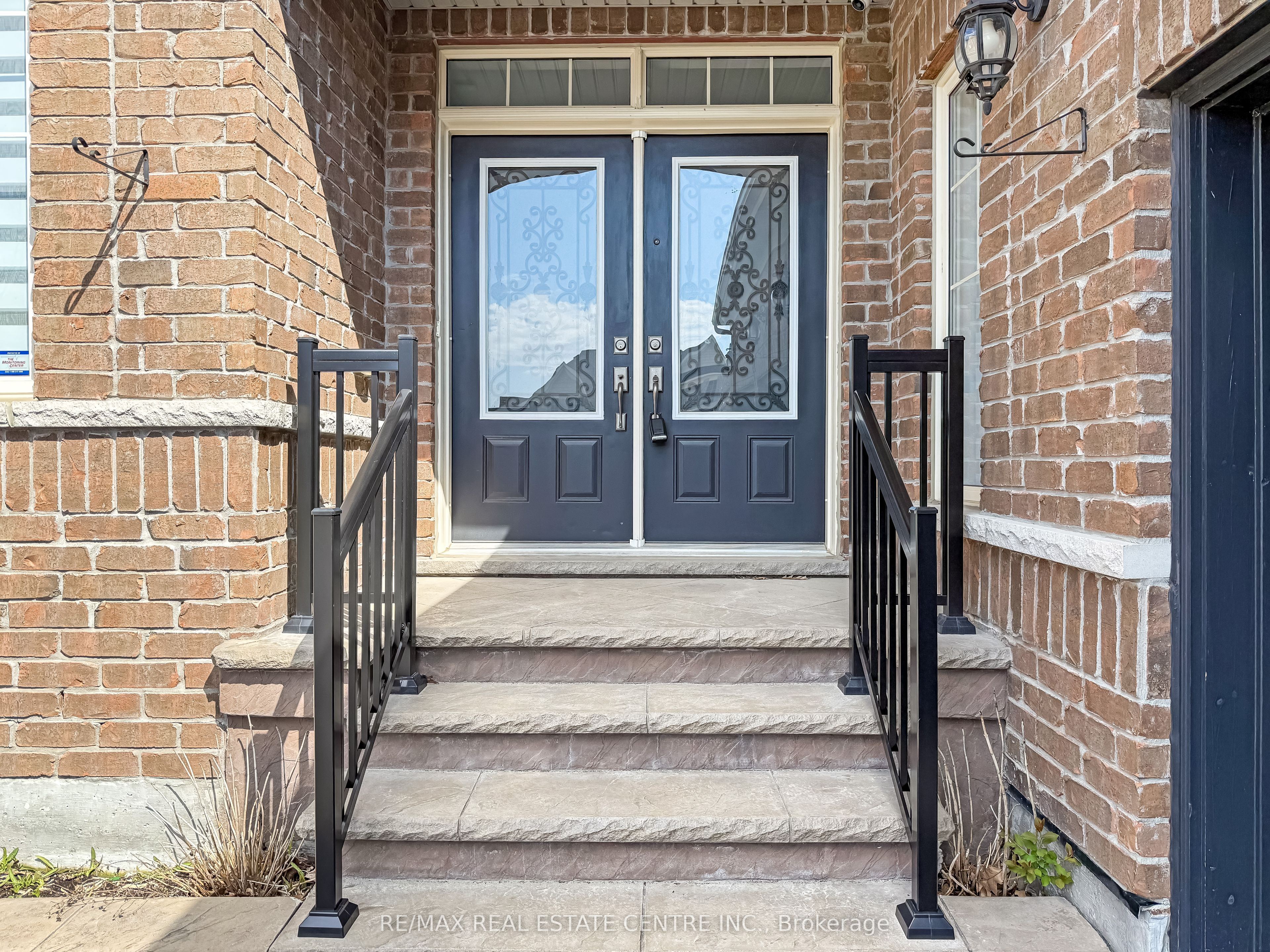 33 Stonegate Avenue Property Photo 4