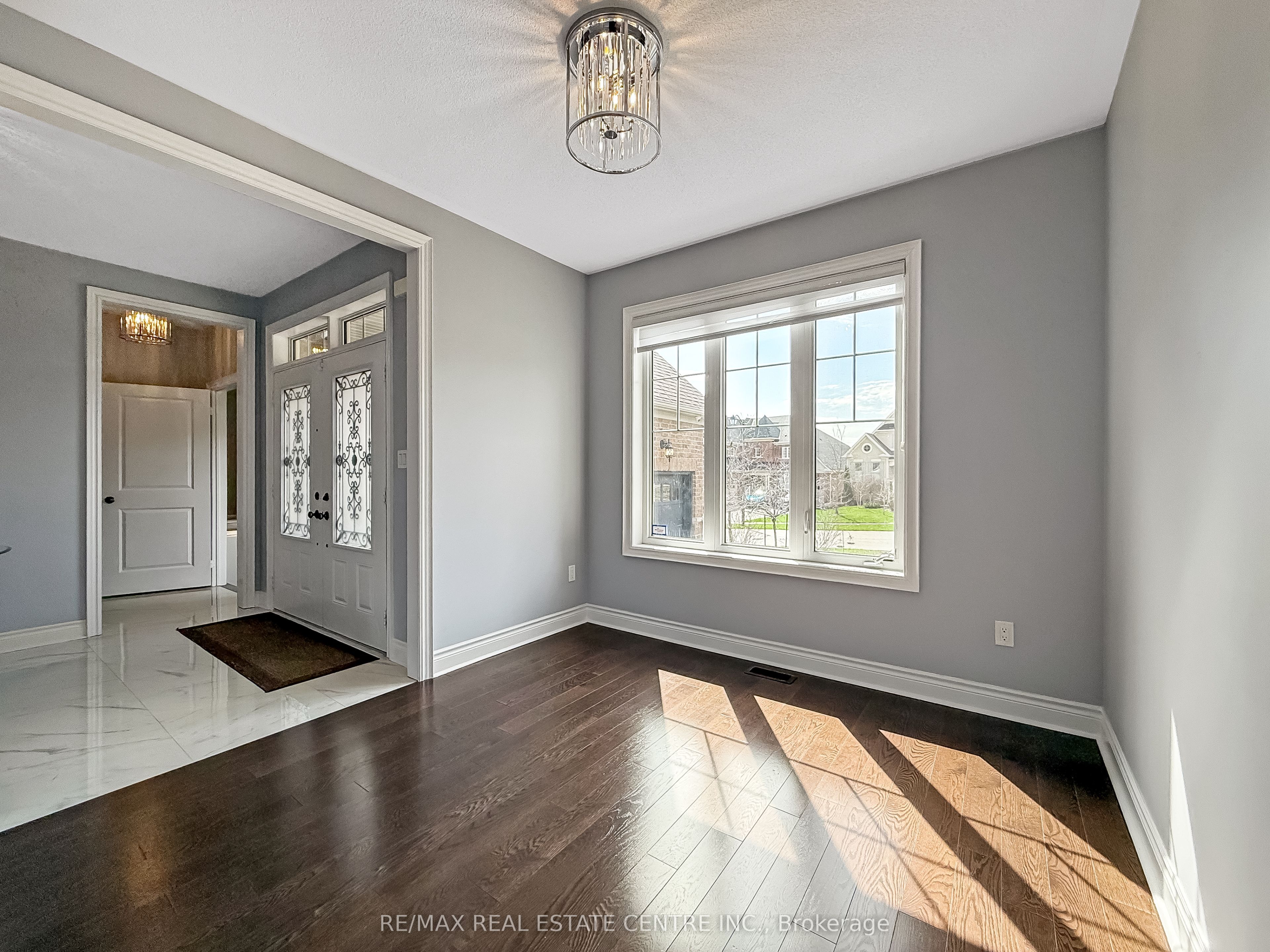 33 Stonegate Avenue Property Photo 8
