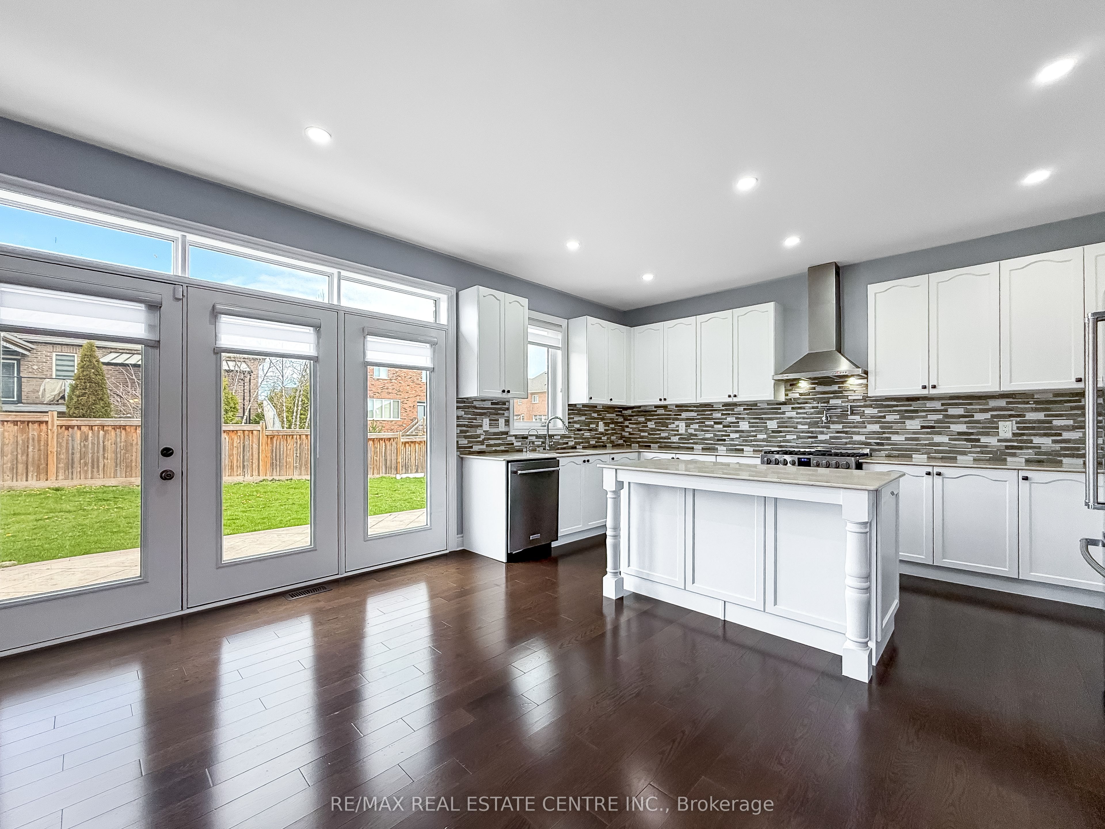 33 Stonegate Avenue Property Photo 14