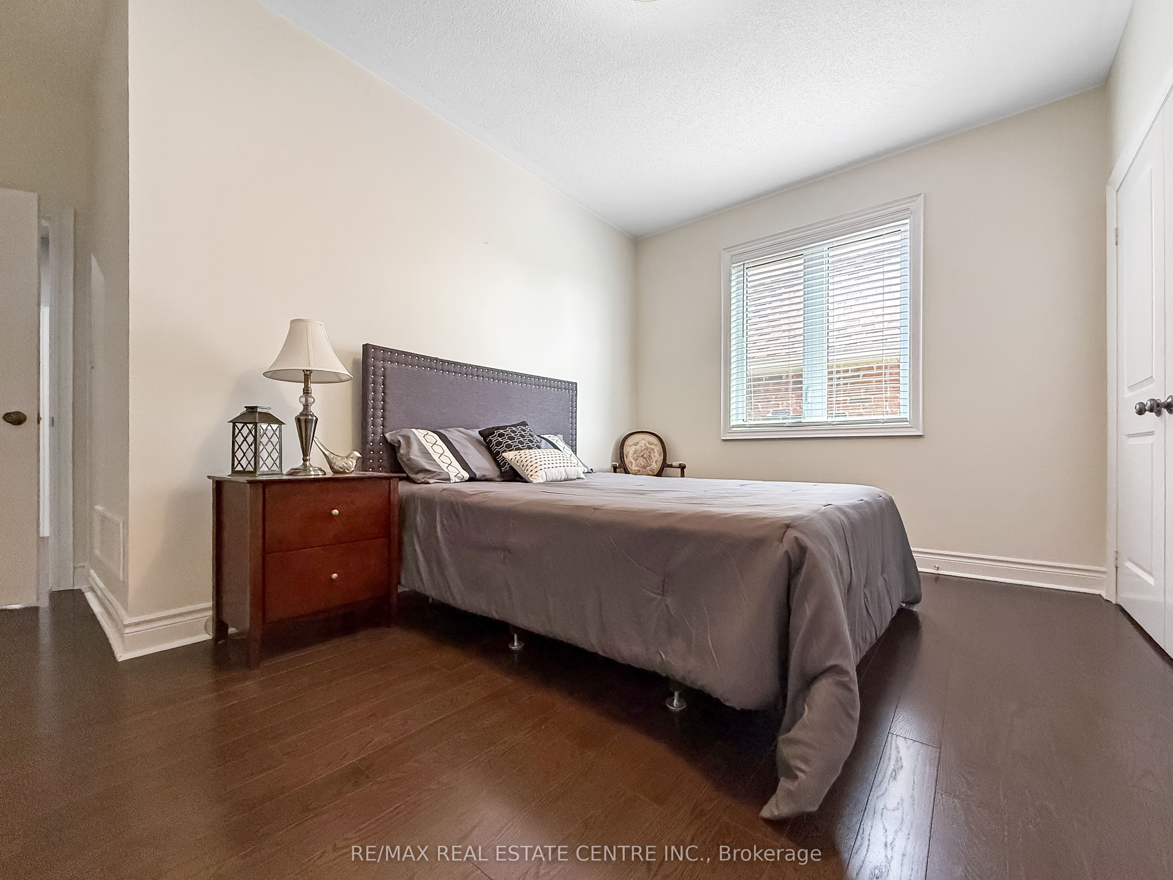 33 Stonegate Avenue Property Photo 27