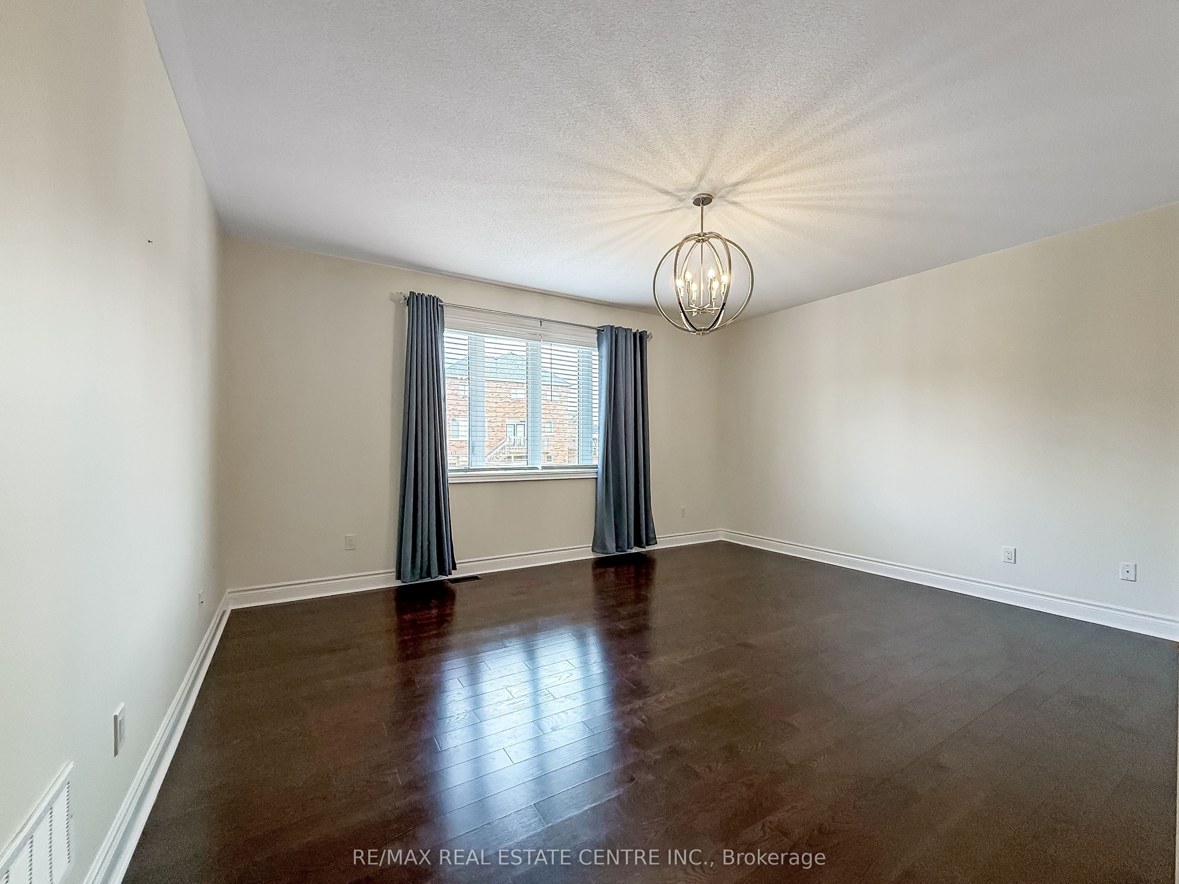 33 Stonegate Avenue Property Photo 31