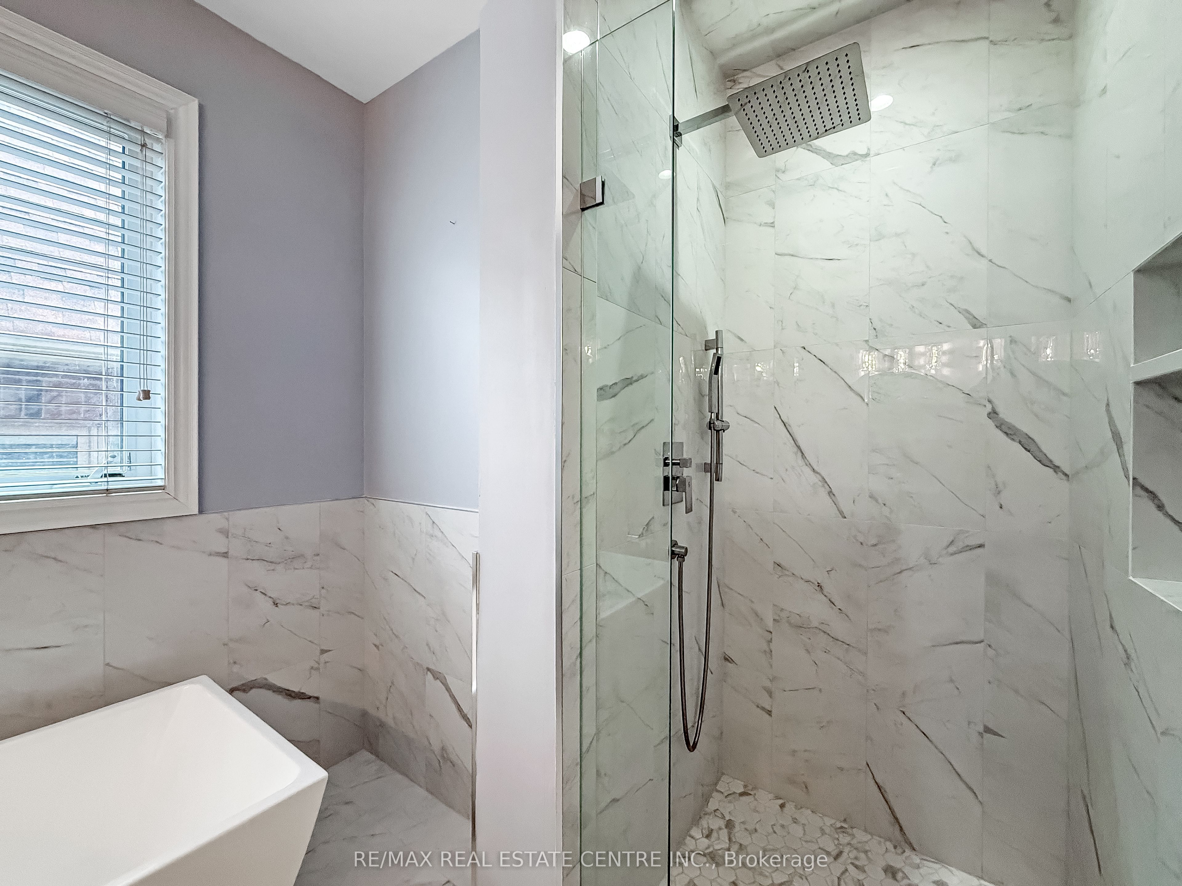 33 Stonegate Avenue Property Photo 35