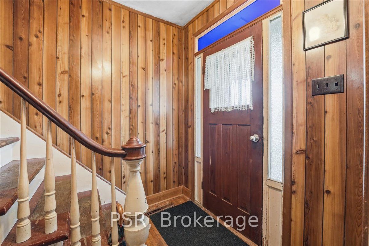 2537 Stevensville Road Property Photo 6
