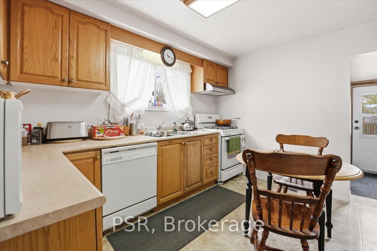2537 Stevensville Road Property Photo 7