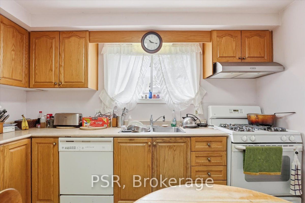 2537 Stevensville Road Property Photo 8