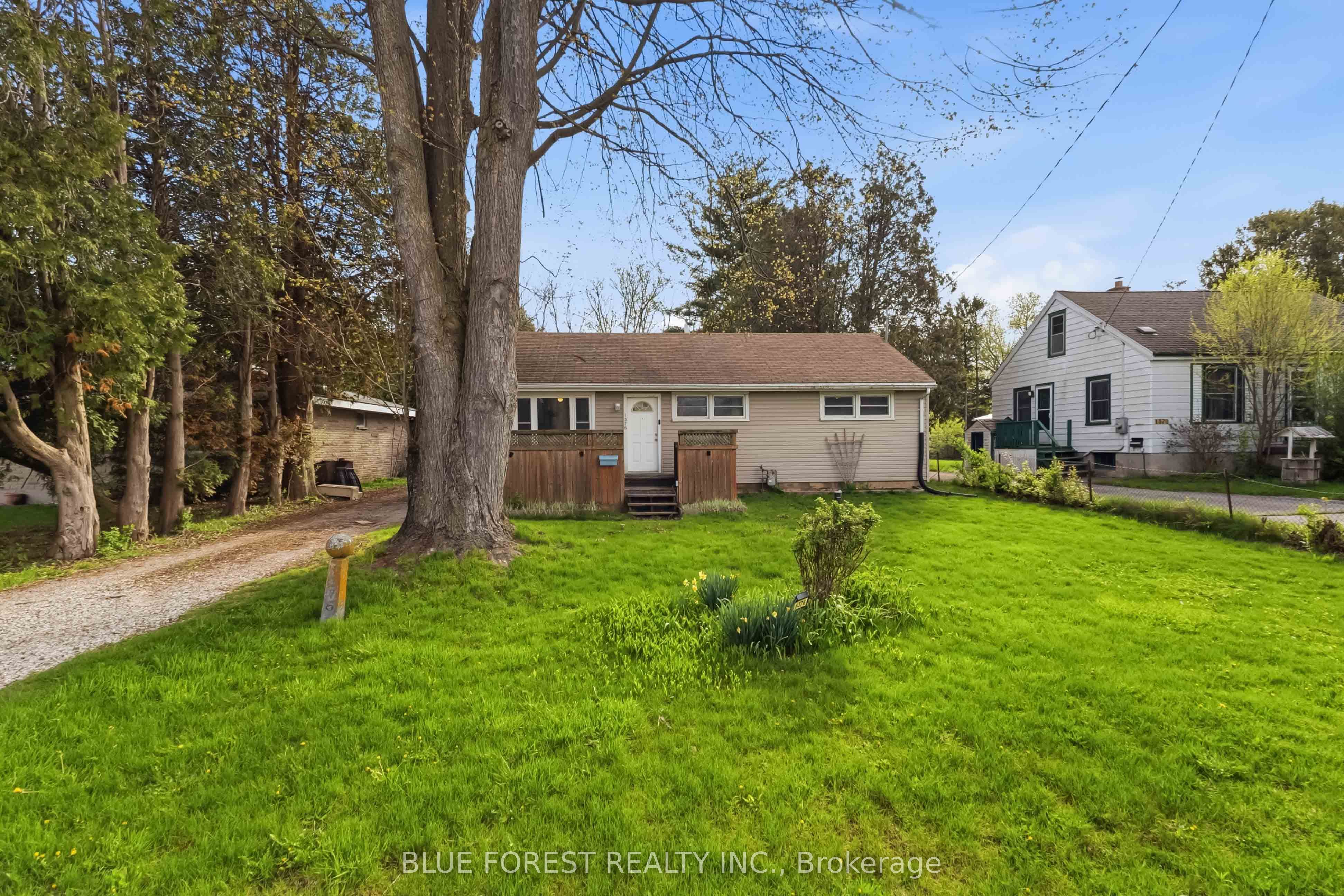 1376 Kostis Avenue Property Photo 1
