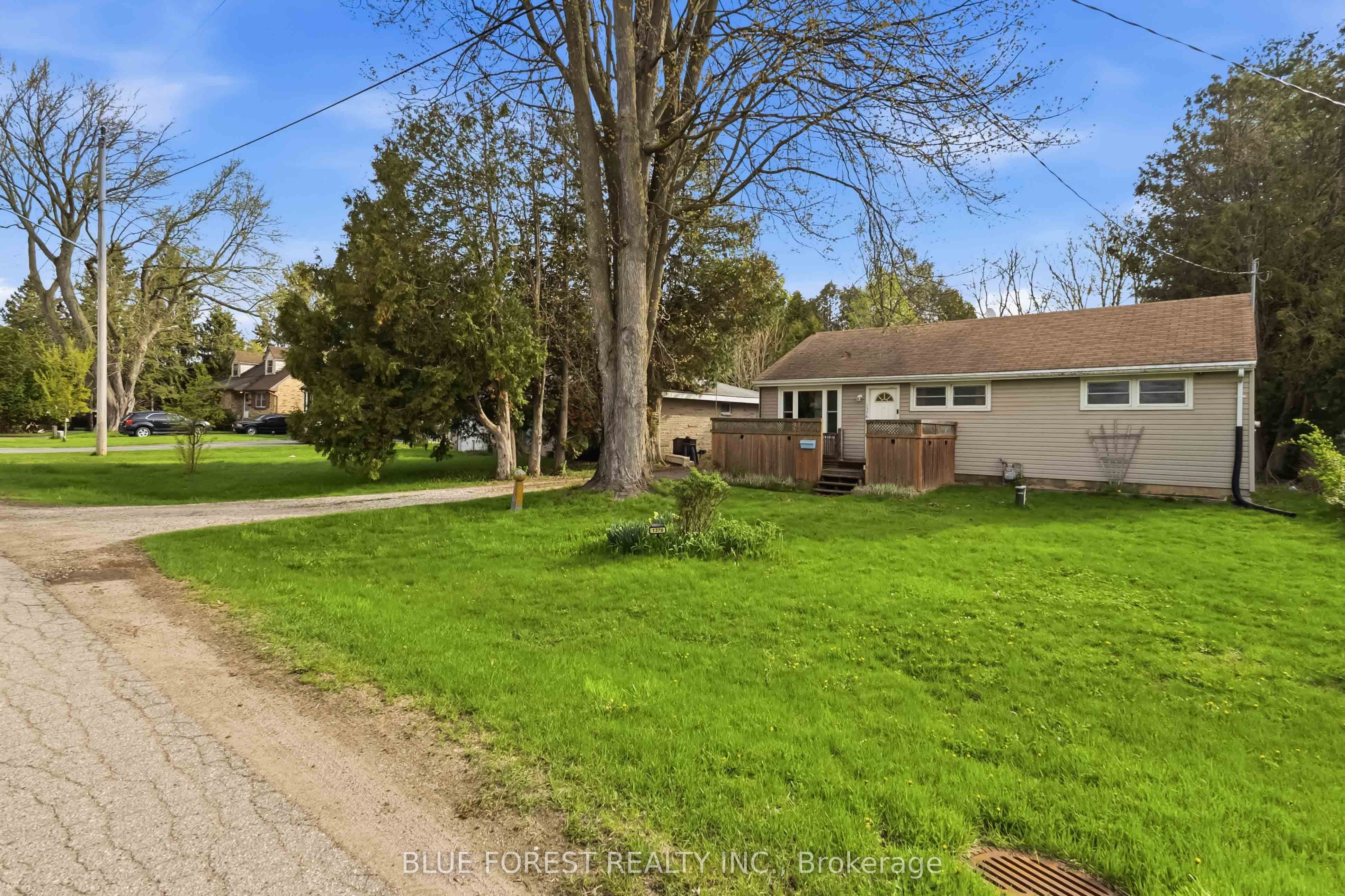 1376 Kostis Avenue Property Photo 3