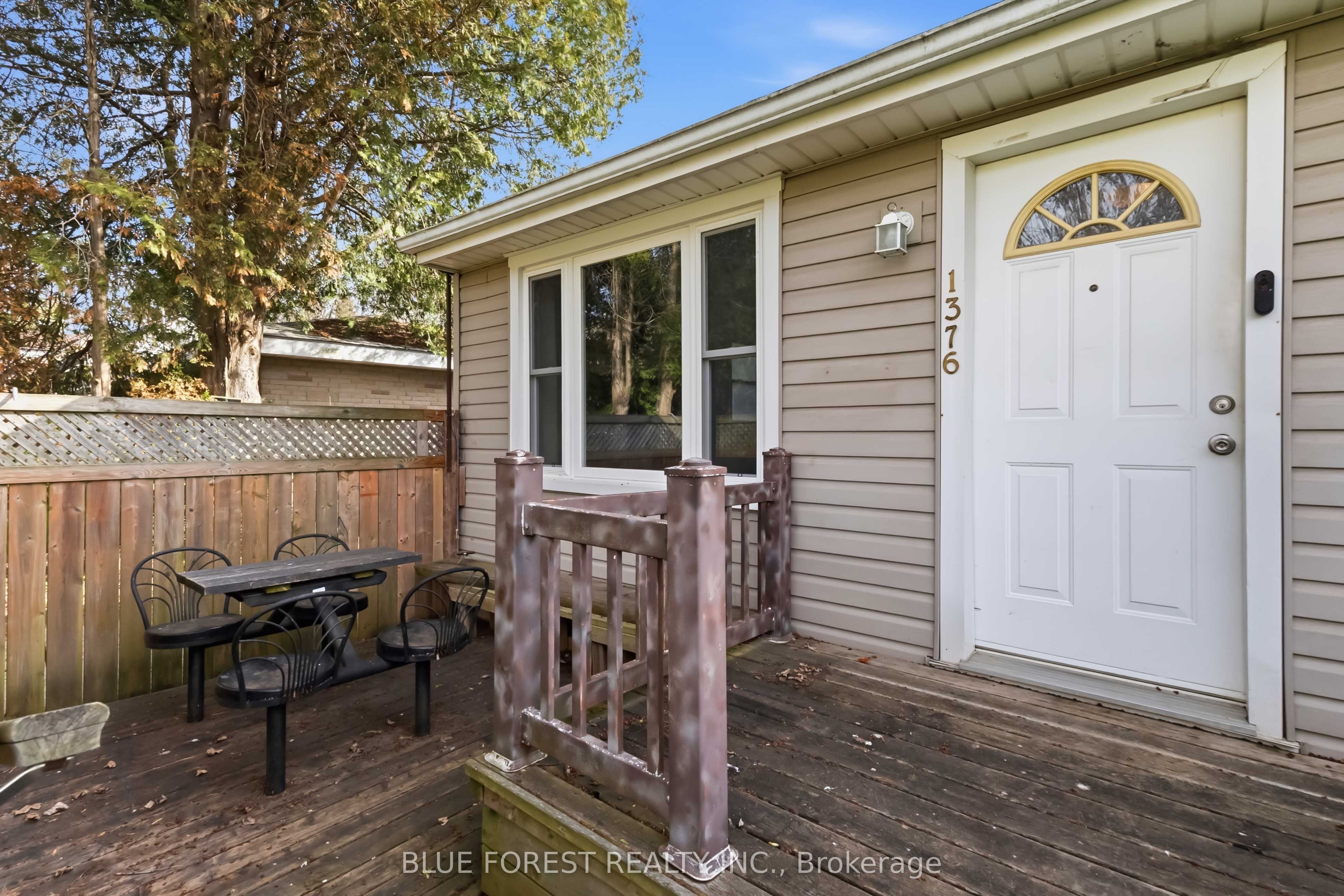 1376 Kostis Avenue Property Photo 8