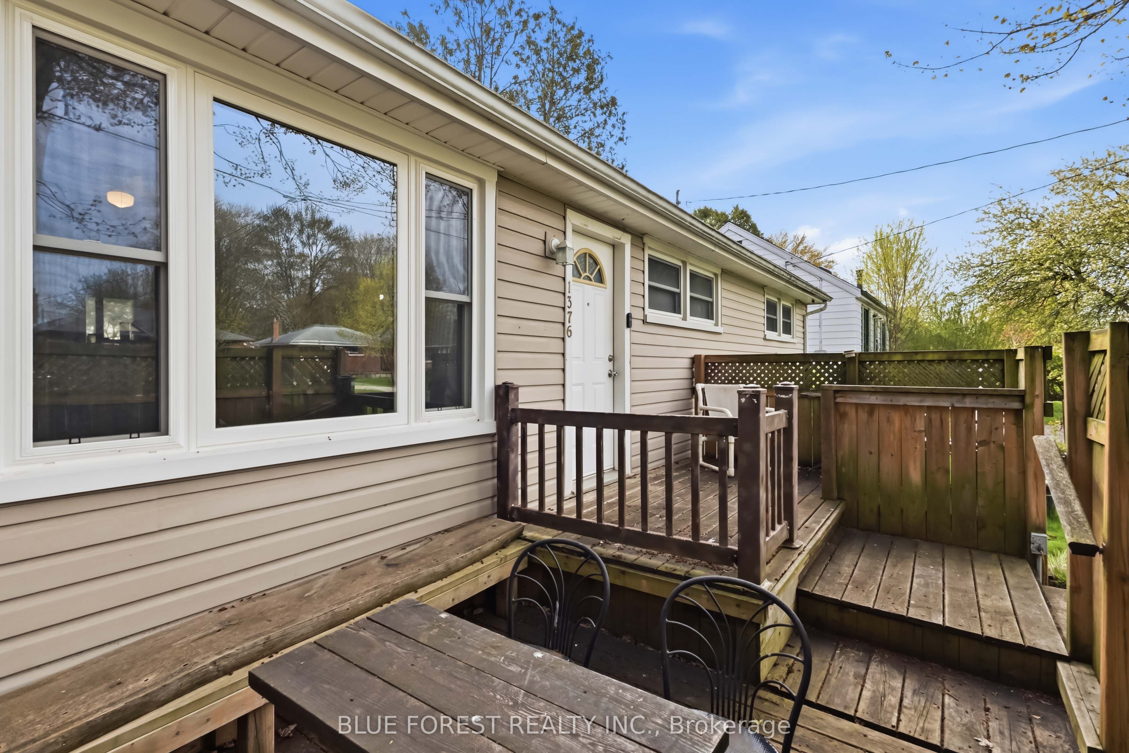 1376 Kostis Avenue Property Photo 9