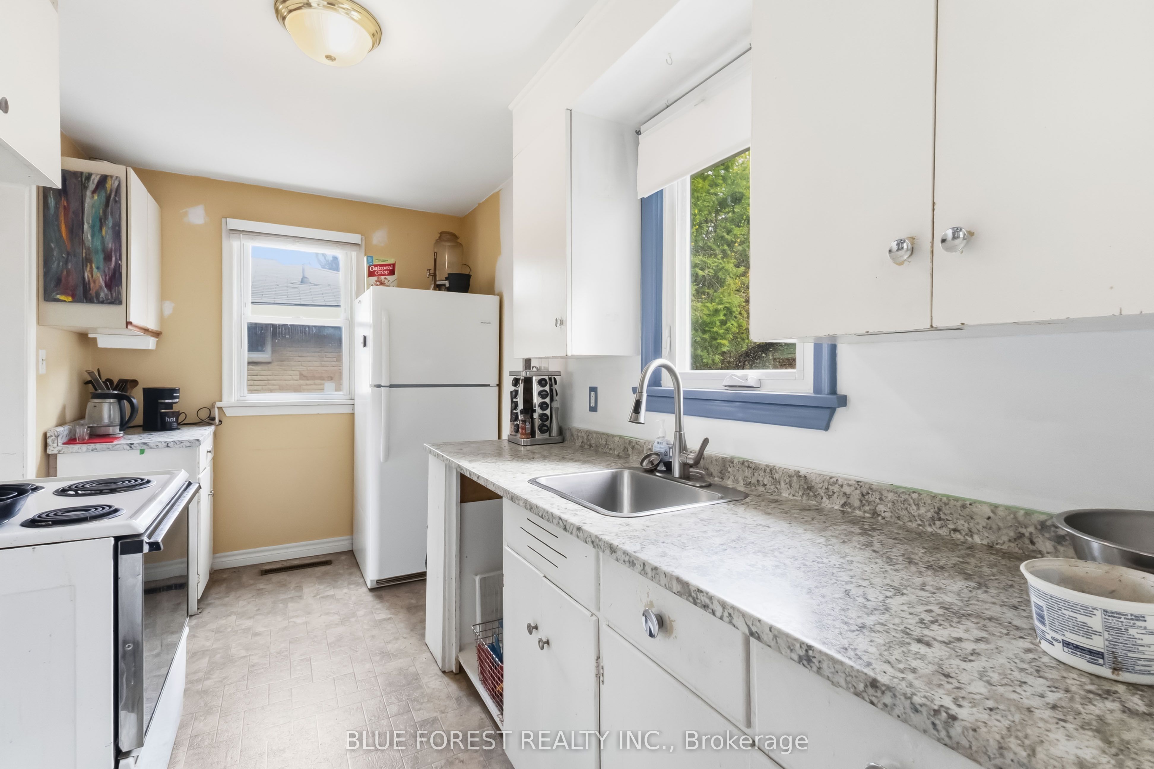 1376 Kostis Avenue Property Photo 16