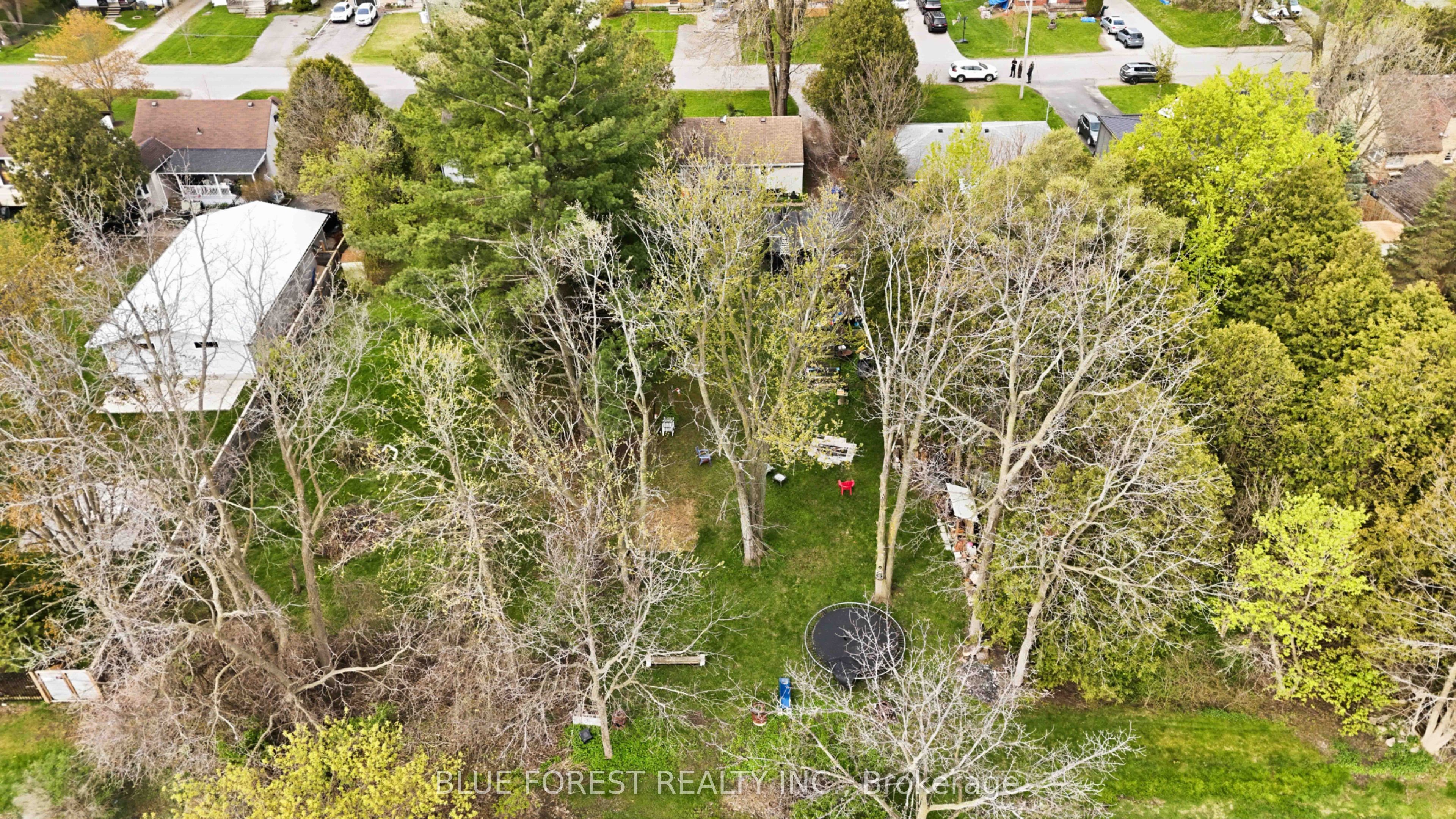 1376 Kostis Avenue Property Photo 29