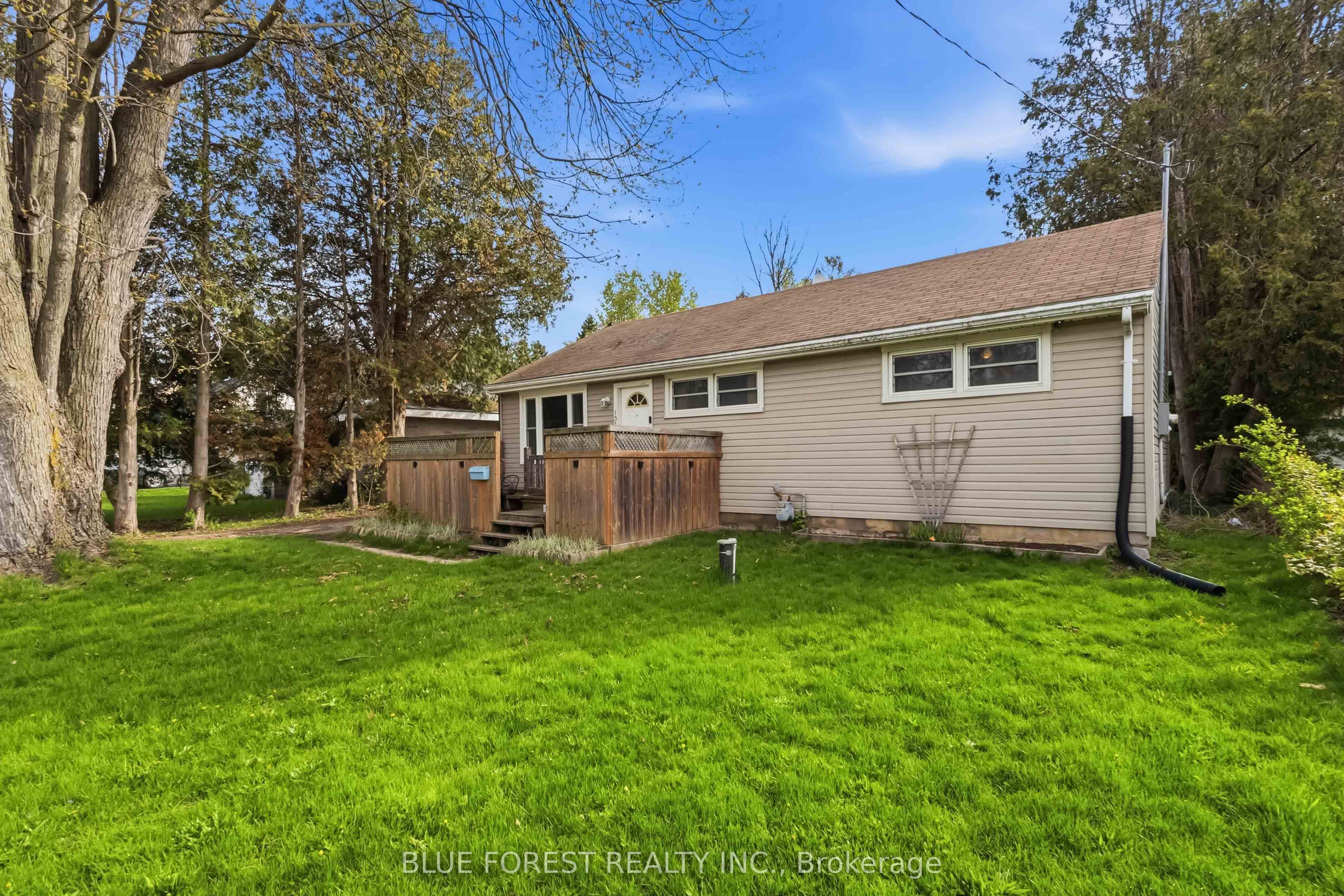 1376 Kostis Avenue Property Photo 32