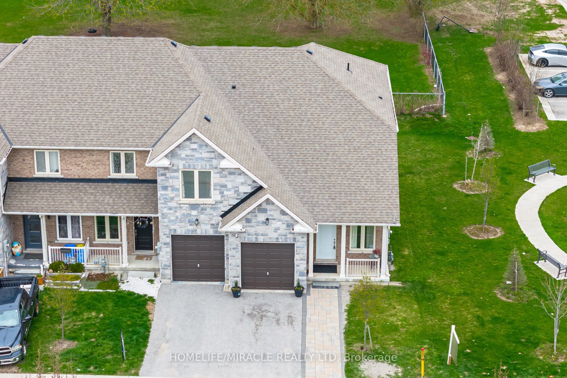 169 Berkshire Drive Property Photo 3