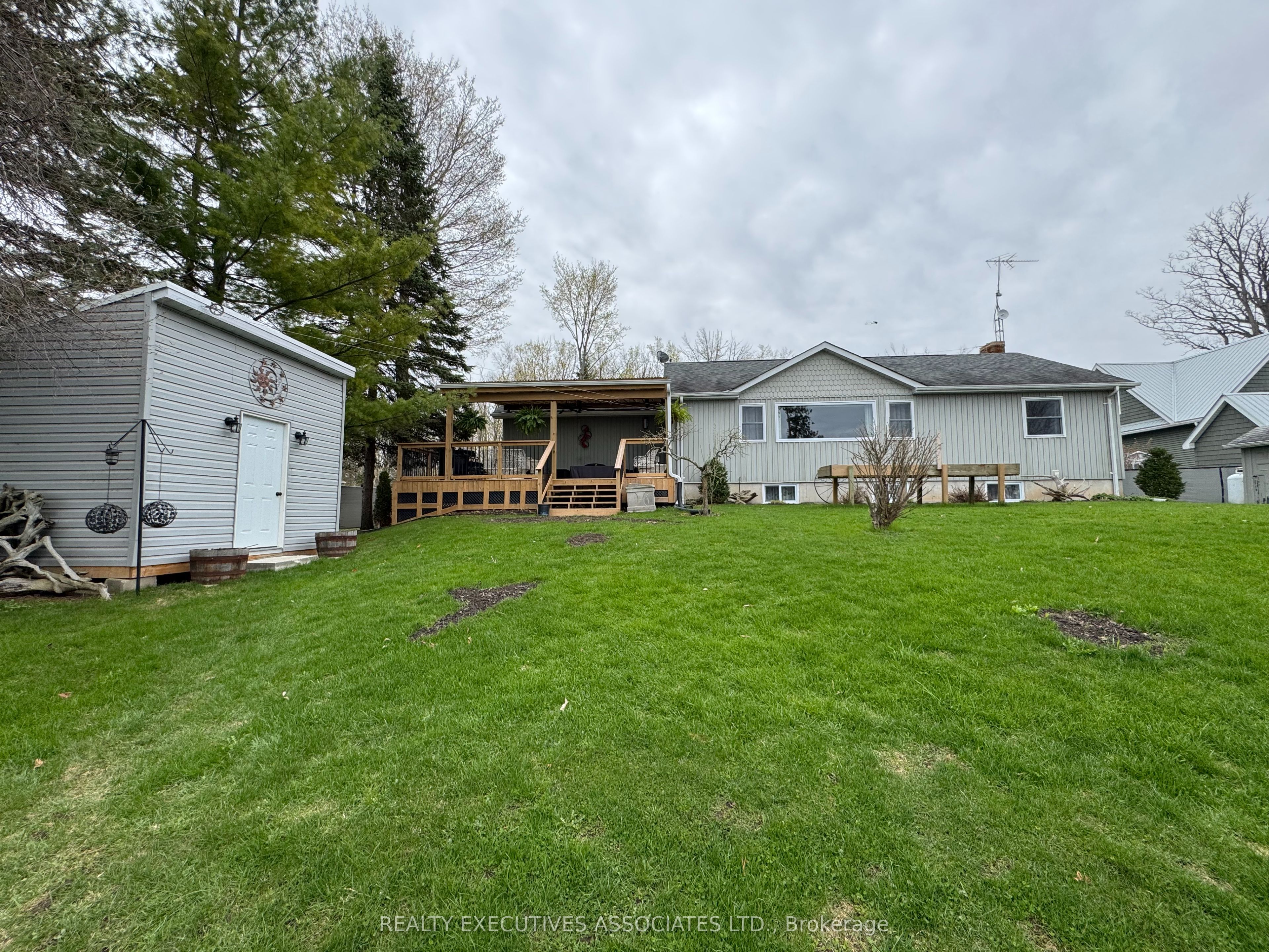 36 West Lane Property Photo 5