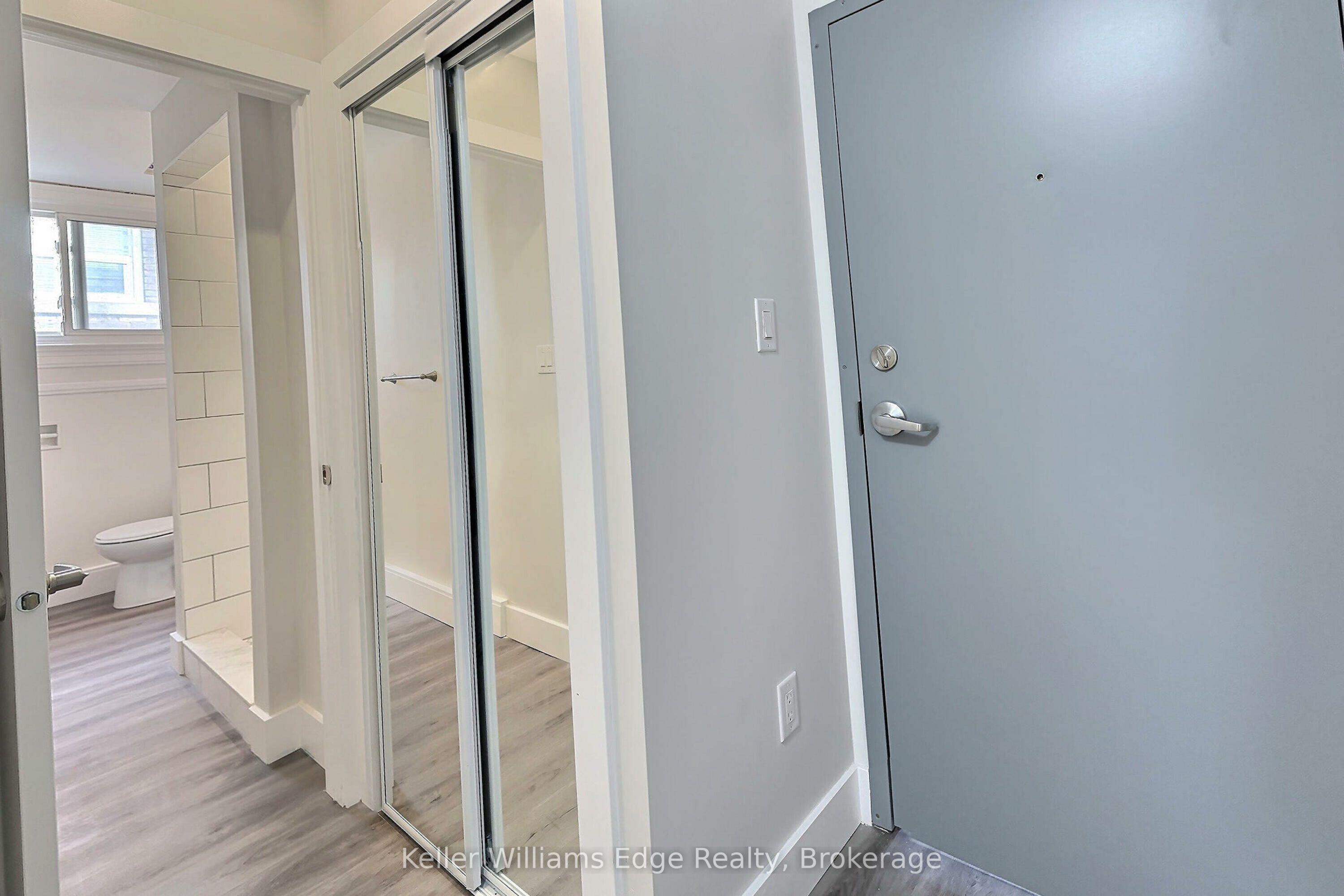 8 Tisdale Street S 7 Property Photo 9