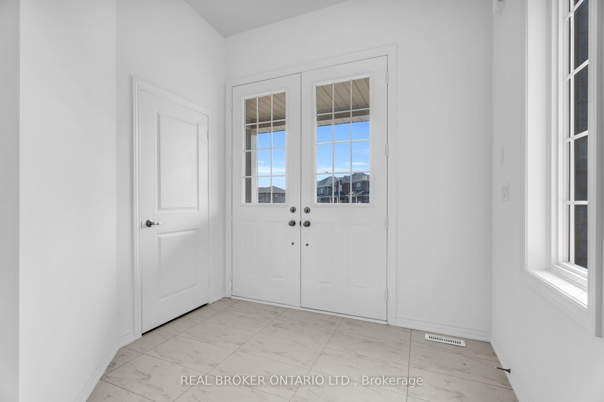 430 Vandusen Avenue Property Photo 6
