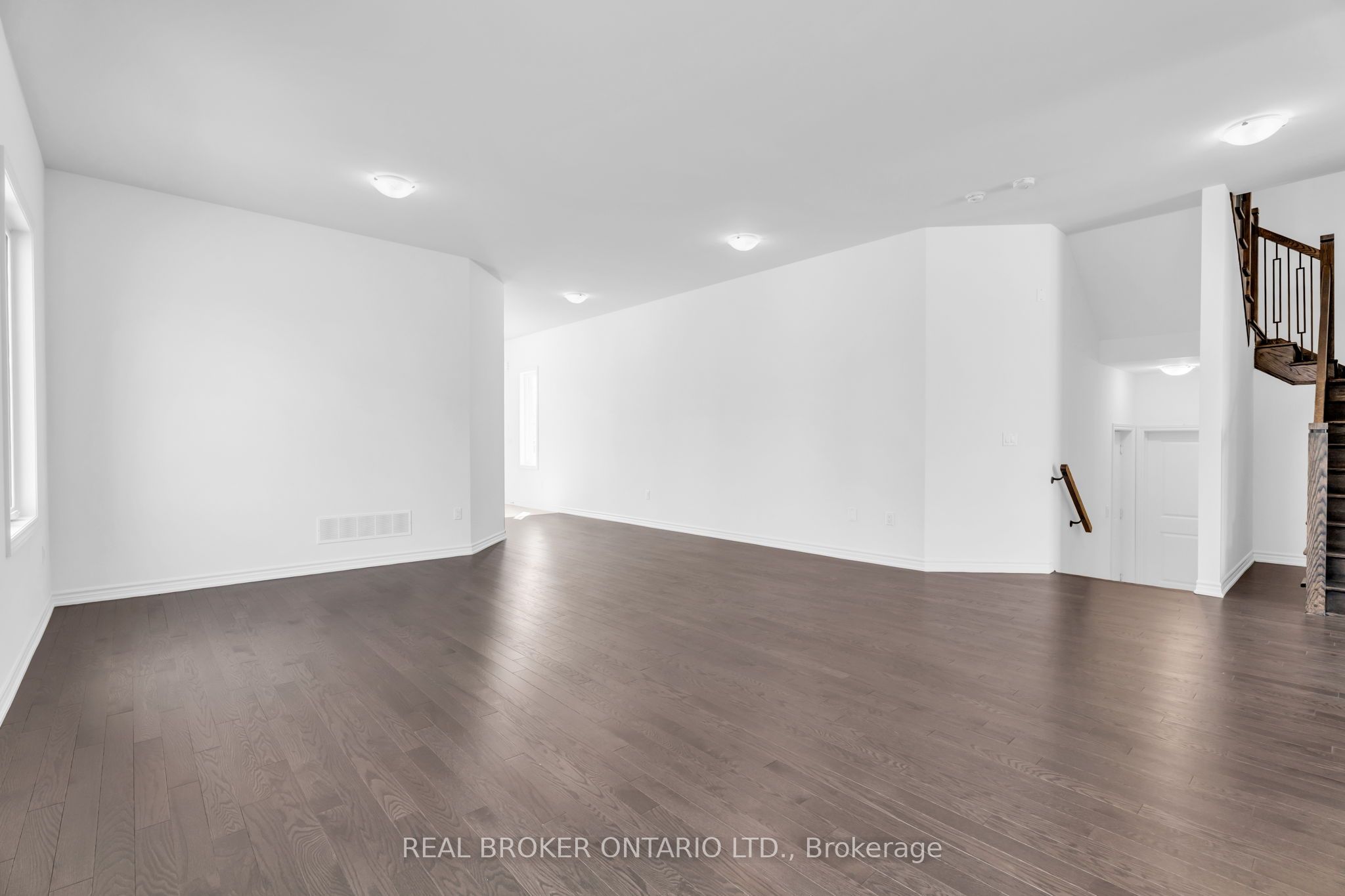 430 Vandusen Avenue Property Photo 11