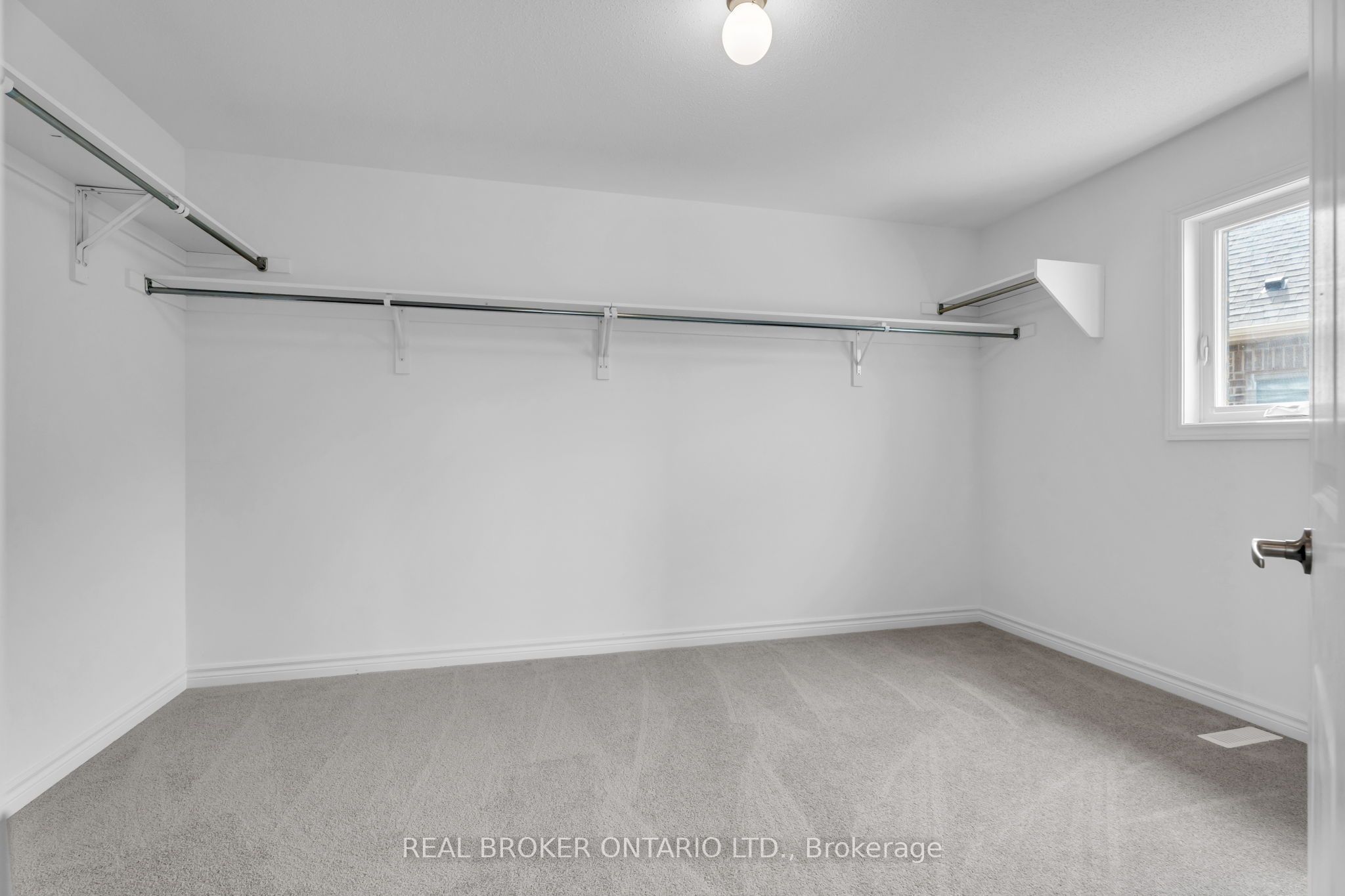 430 Vandusen Avenue Property Photo 38