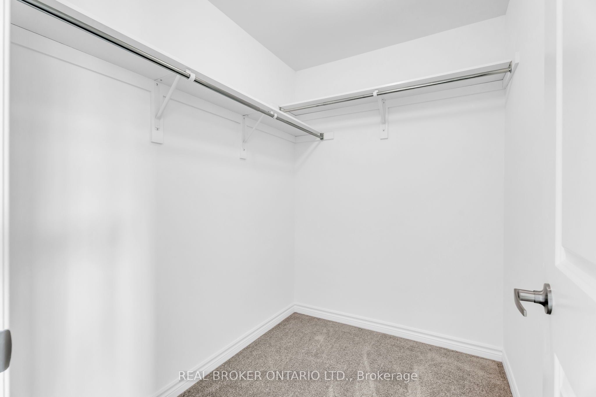 430 Vandusen Avenue Property Photo 46