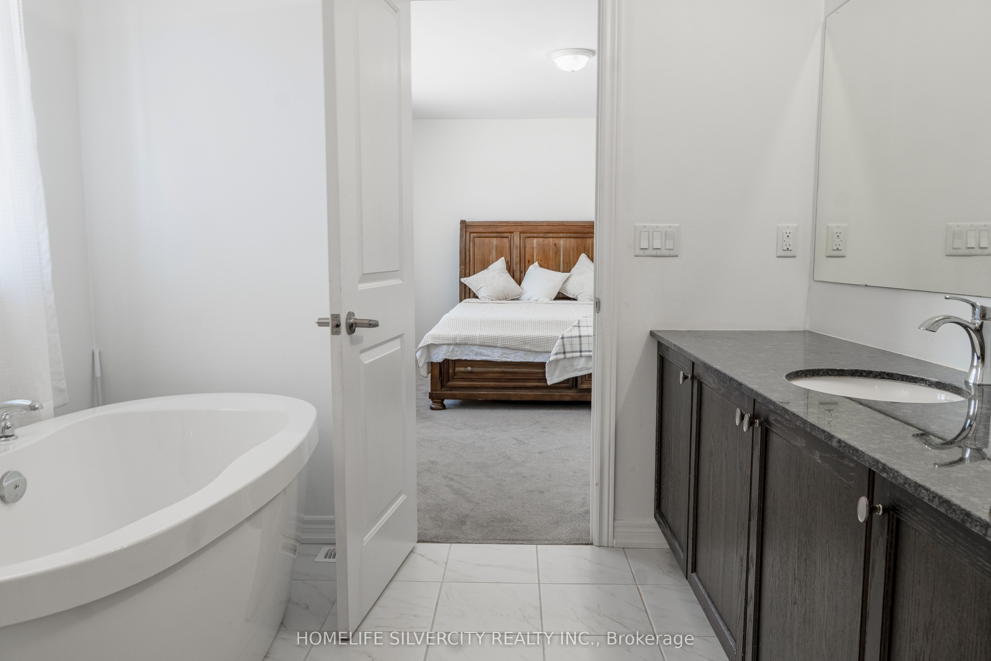 12 Summer Breeze Drive Property Photo 32