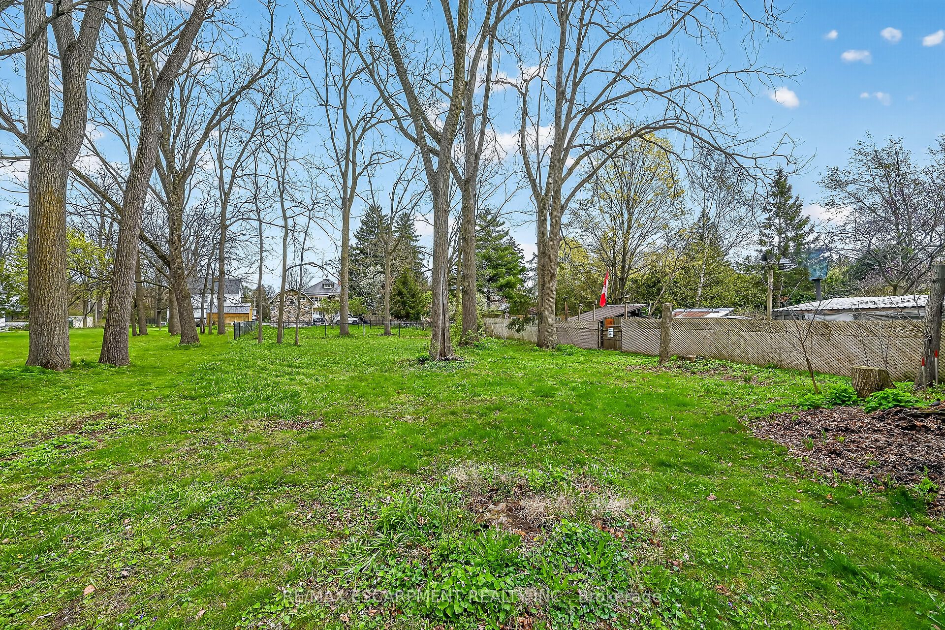 313 John Street Property Photo 5